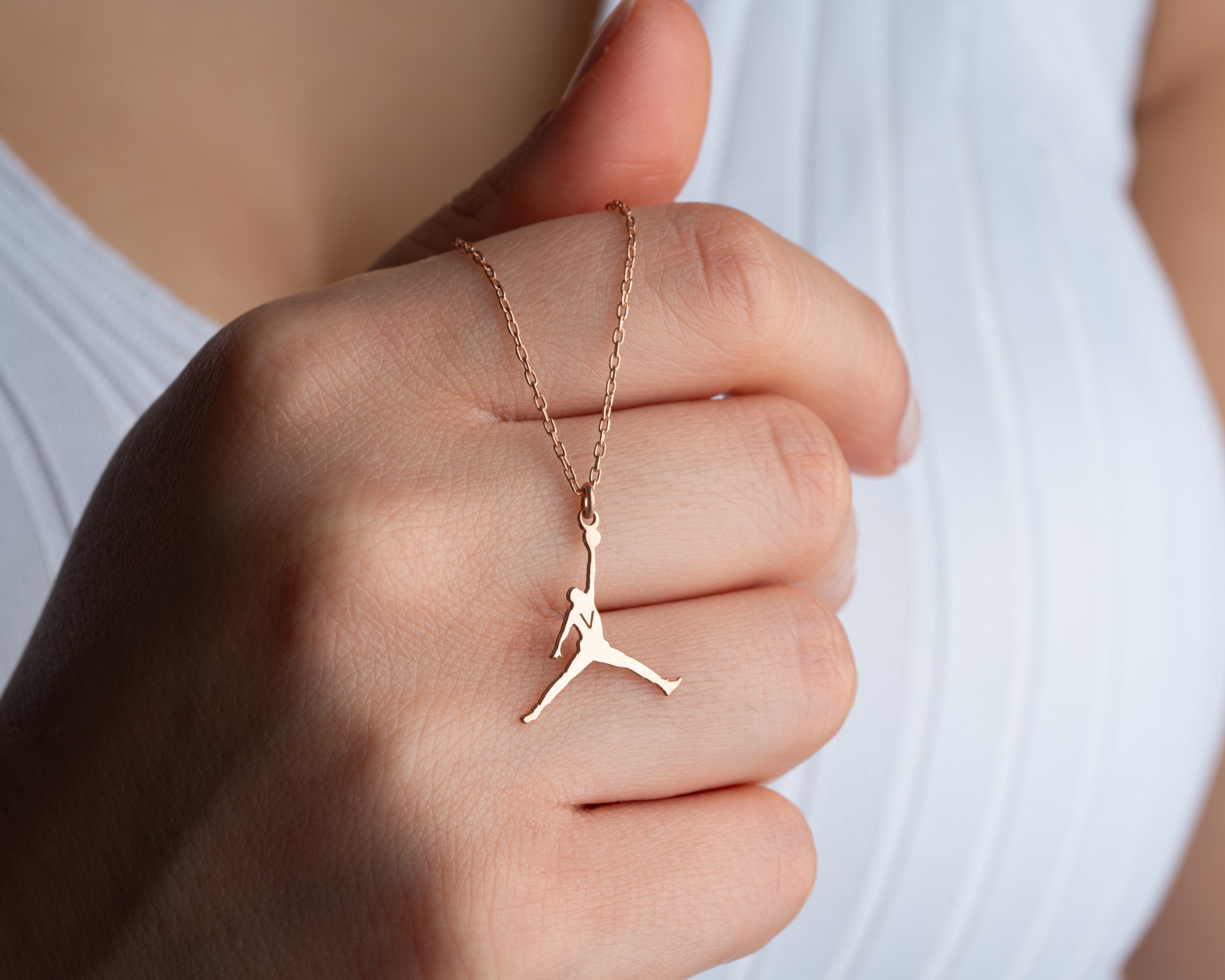 Jordan Kolye – Tarzını Sahaya Taşı | Spor Tutkunlarına Özel Şık Tasarım