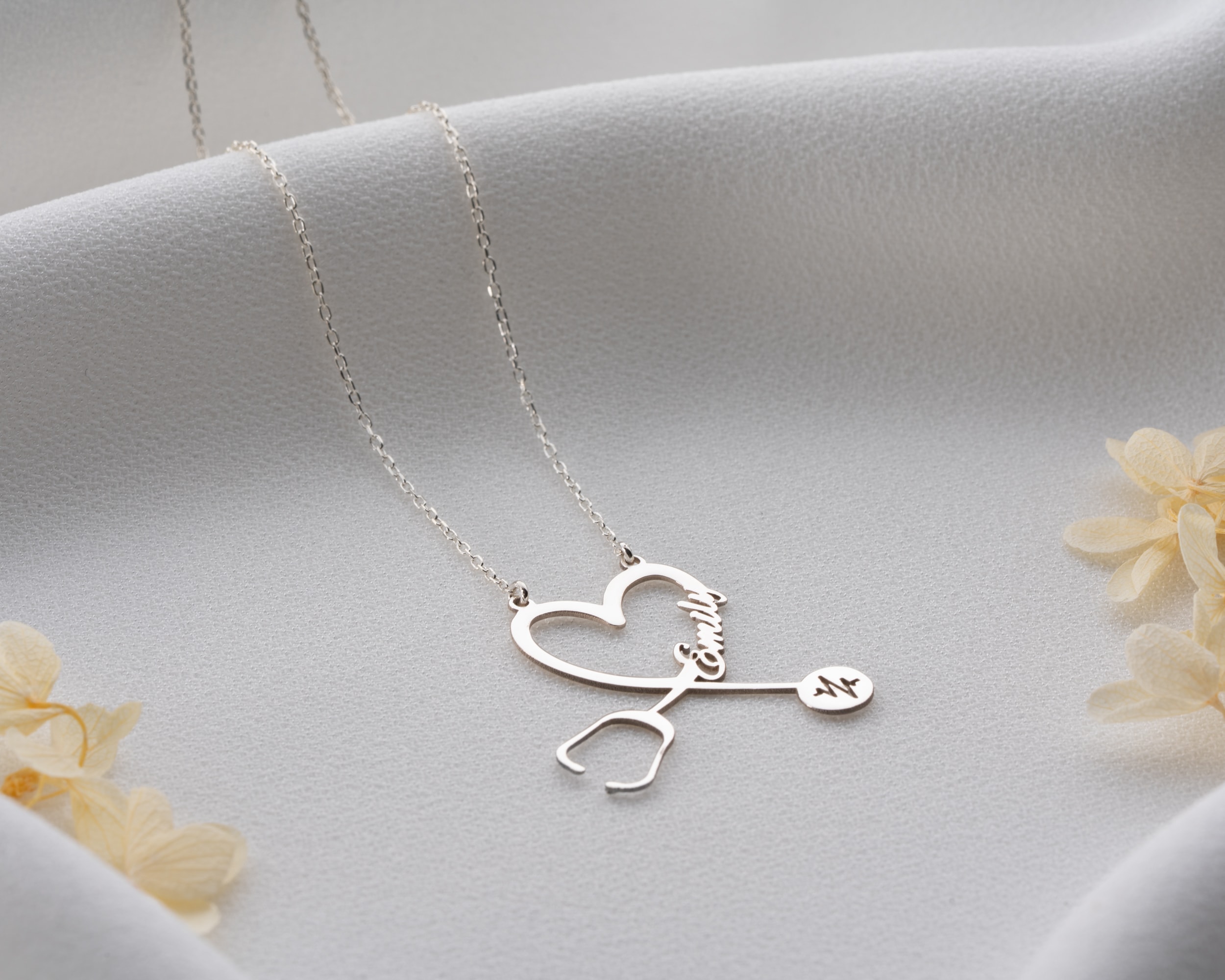 İsimli Steteskop Kolye – Doktor & Hemşirelere Özel 925 Gümüş Hediye