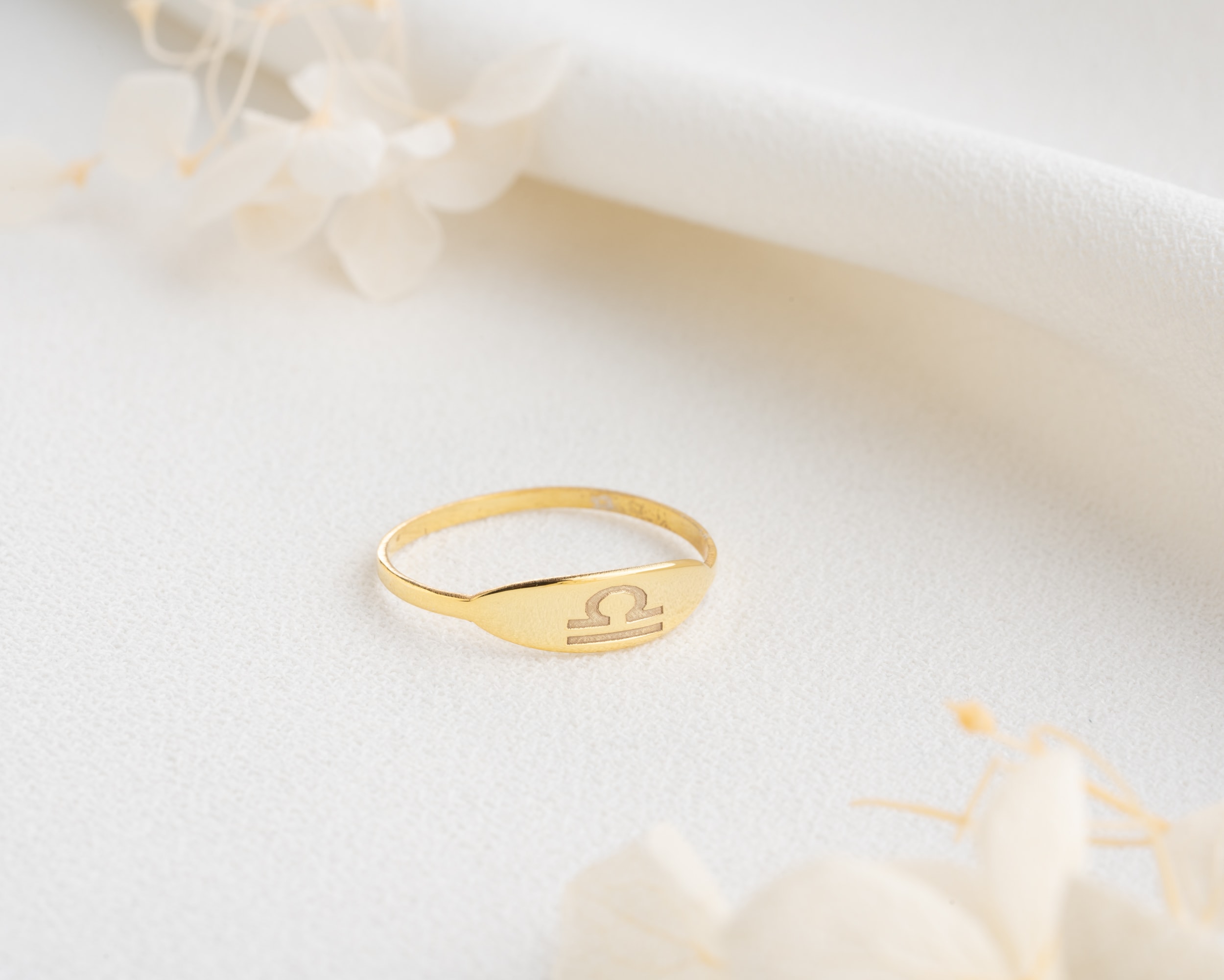 İnce Minimal Burç Kazılı Yüzük – Kişisel 925 Ayar Gümüş Takı