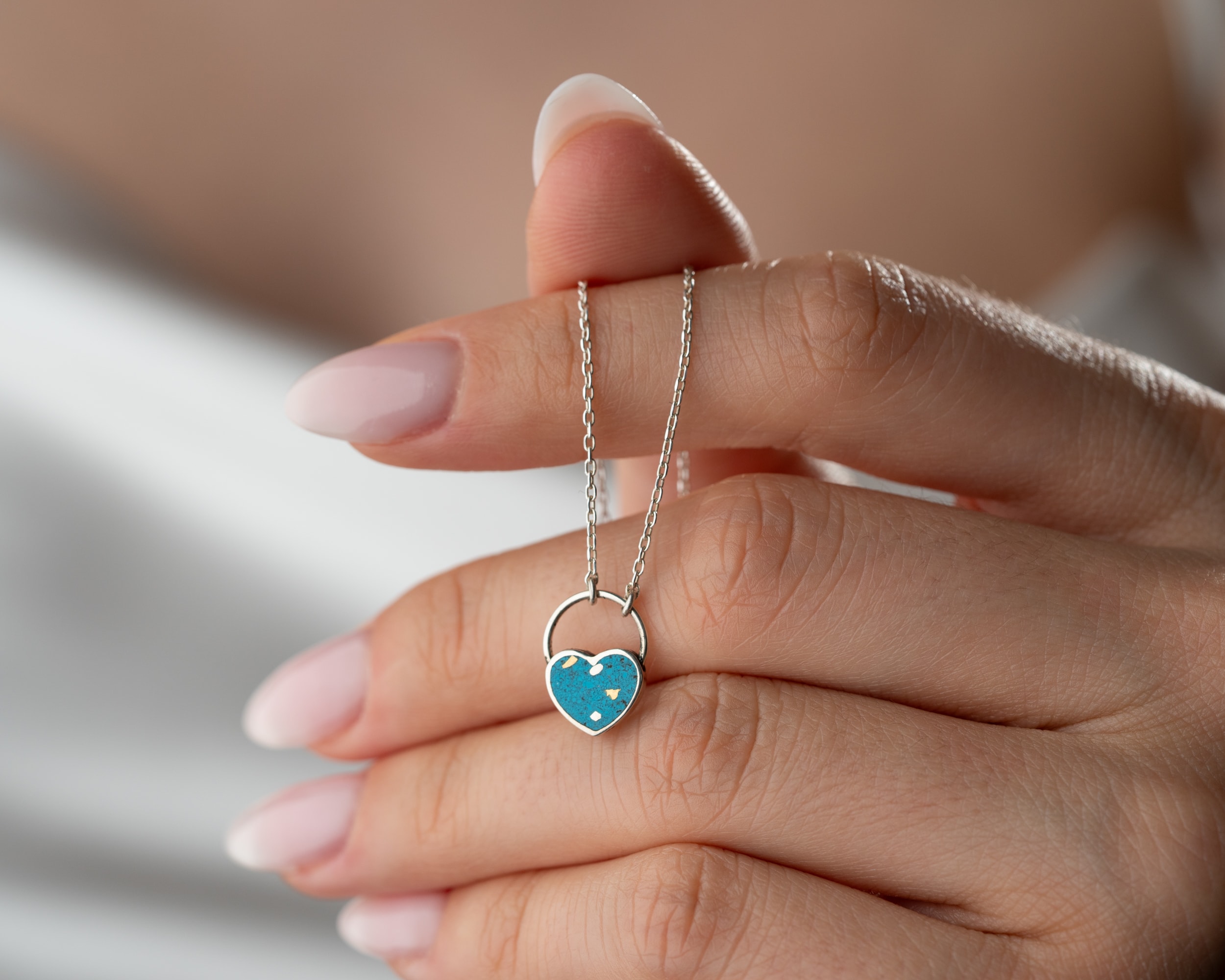 Mavi Mineli Kalp Kolye - Şık ve Zarif Kadın Kolyesi