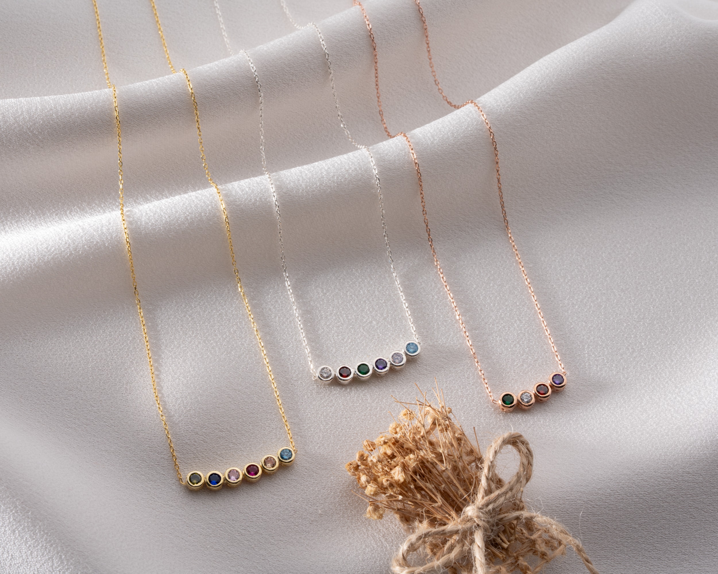 ✨Yuvarlak Doğum Taşlı Kişisel Aile Kolyesi - Zarif Yuvarlak Form – Zamansız Bir Klasik