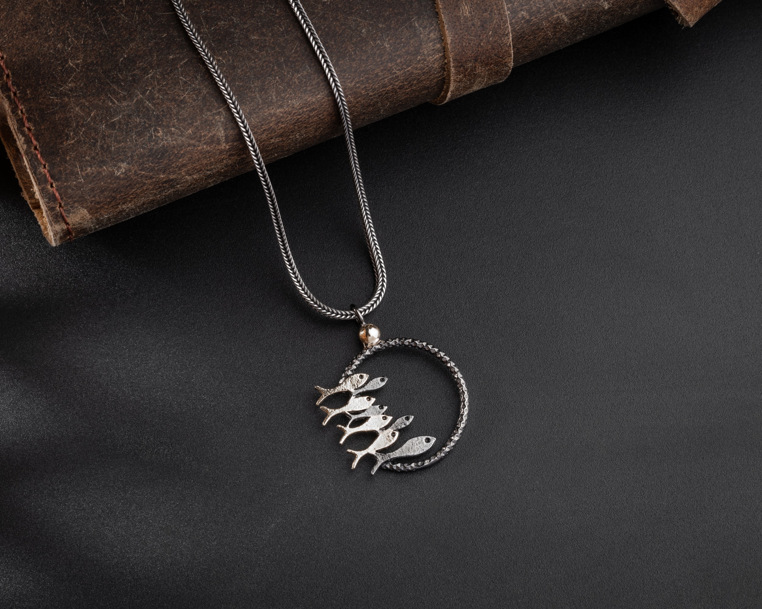 Balık Ailesi Erkek Kolye | Tilki Kuyruğu Zincirli Anlamlı ve Şık Tasarım