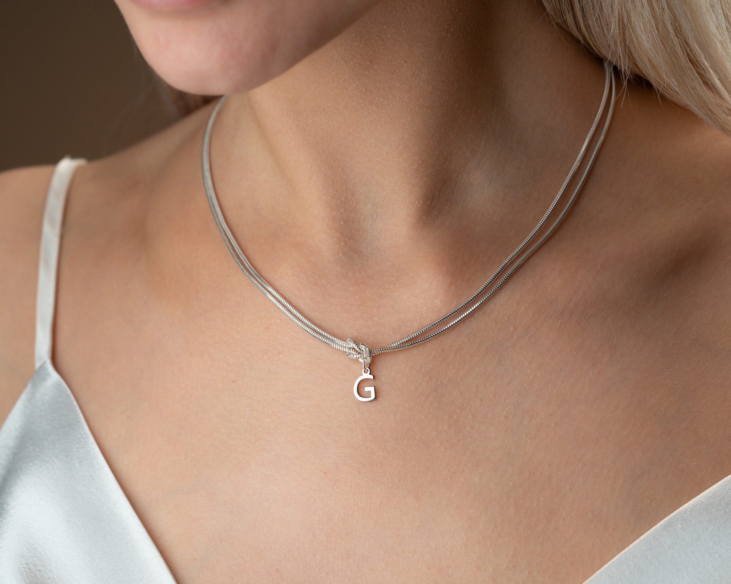 Aşk Düğümü Kolye – Harfli veya Doğum Taşlı Kişisel Tasarım