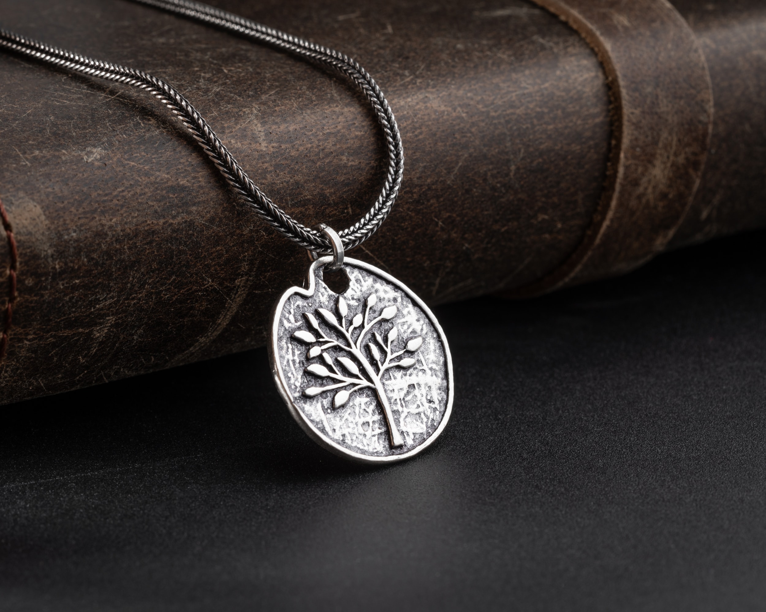 3 Boyutlu Hayat Ağacı Kolye Erkek – Tilki Kuyruğu Zincirli Anlamlı Tasarım