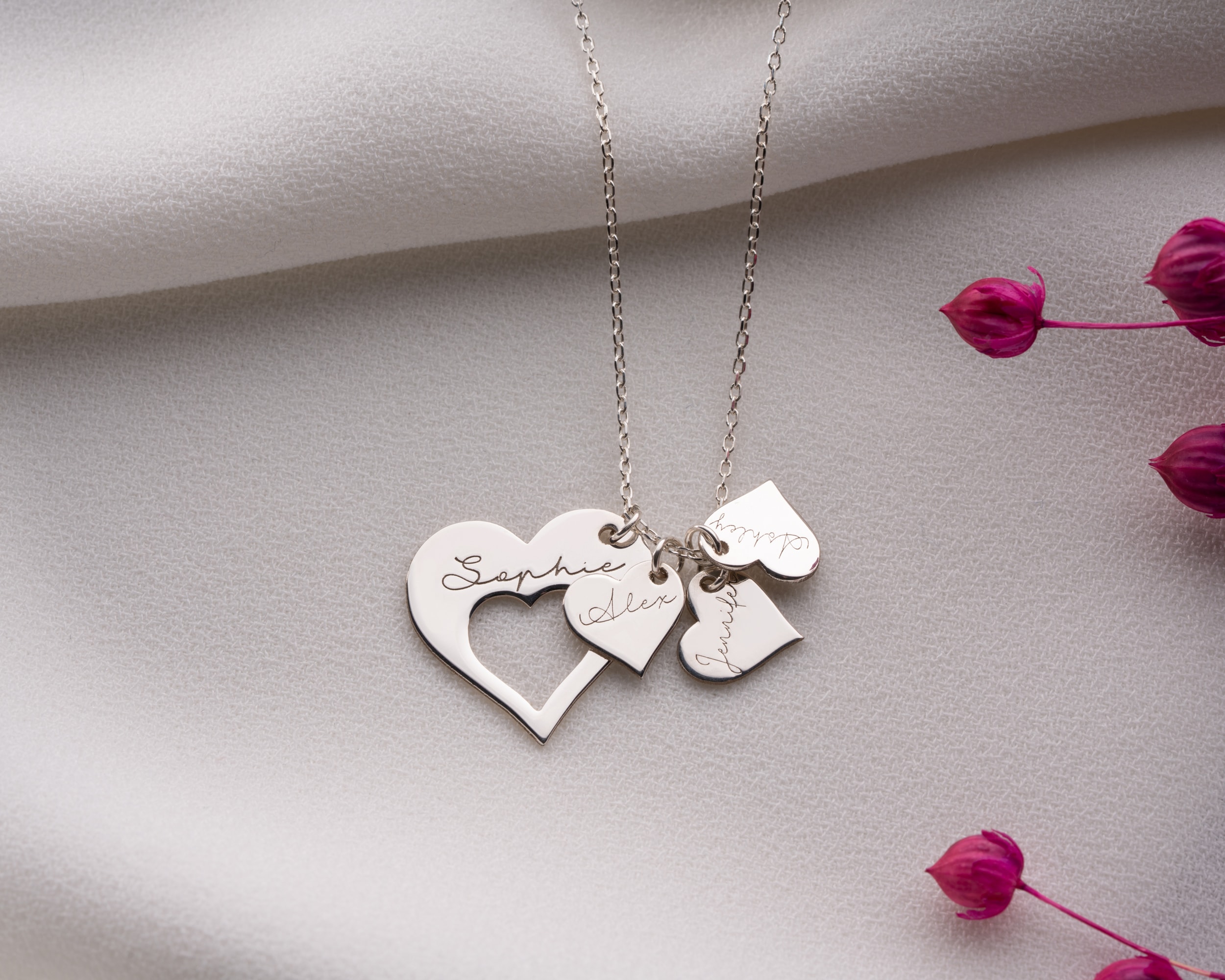 İsim Yazılı Çoklu Kalp Kolye - Kalp İçinde İsimli Küçük Kalpler | Aile ve Sevgi Sembolü 