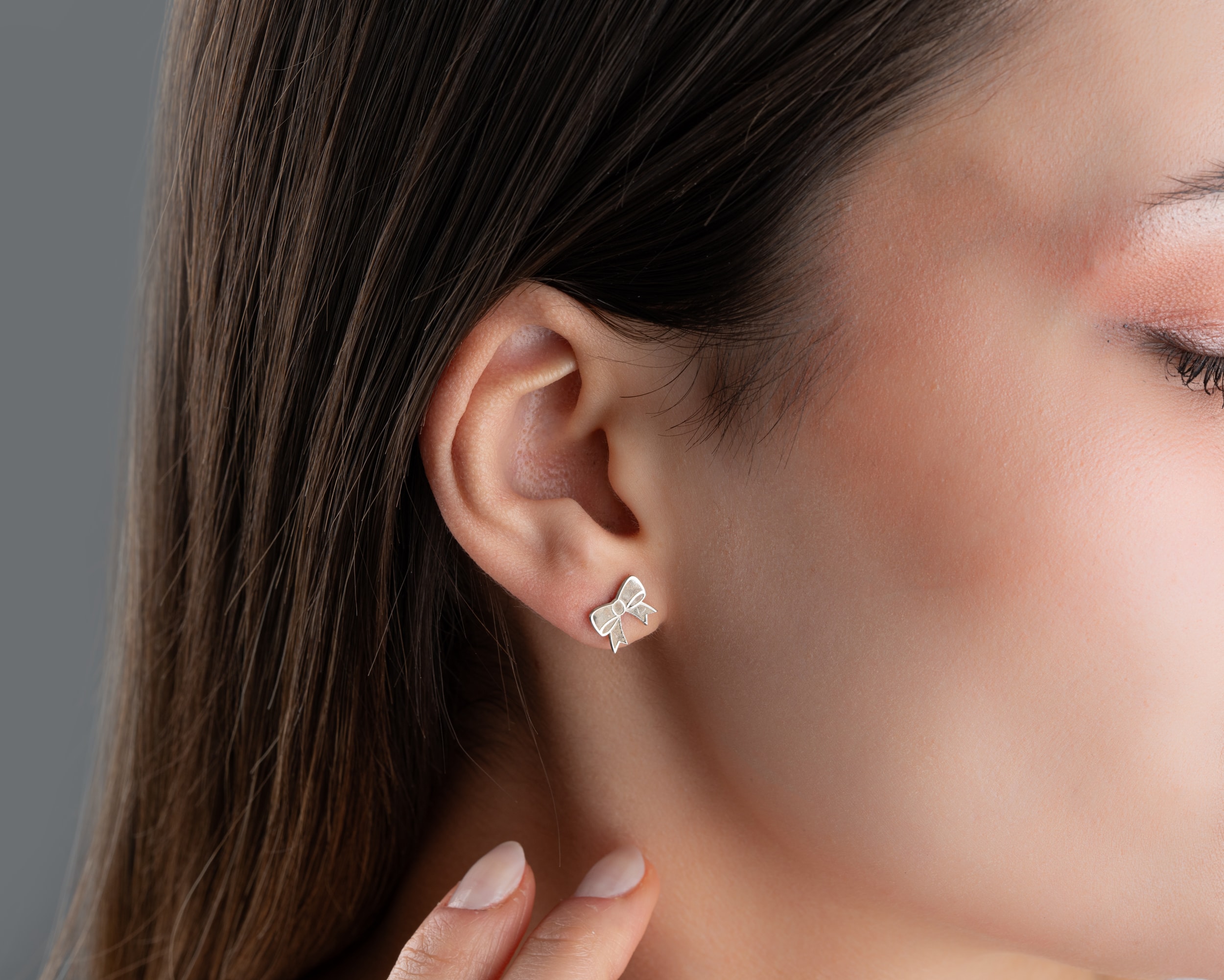 925 Ayar Gümüş Çivili Fiyonk Küpe – Zarafetin Tatlı Hali