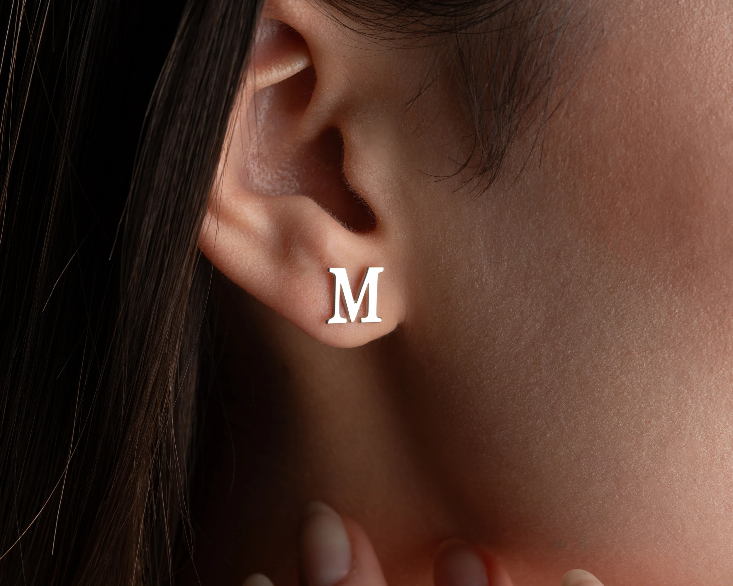 Çivili Harf Küpe 925 Ayar Gümüş – Kişiselleştirilebilir Kadın Takısı