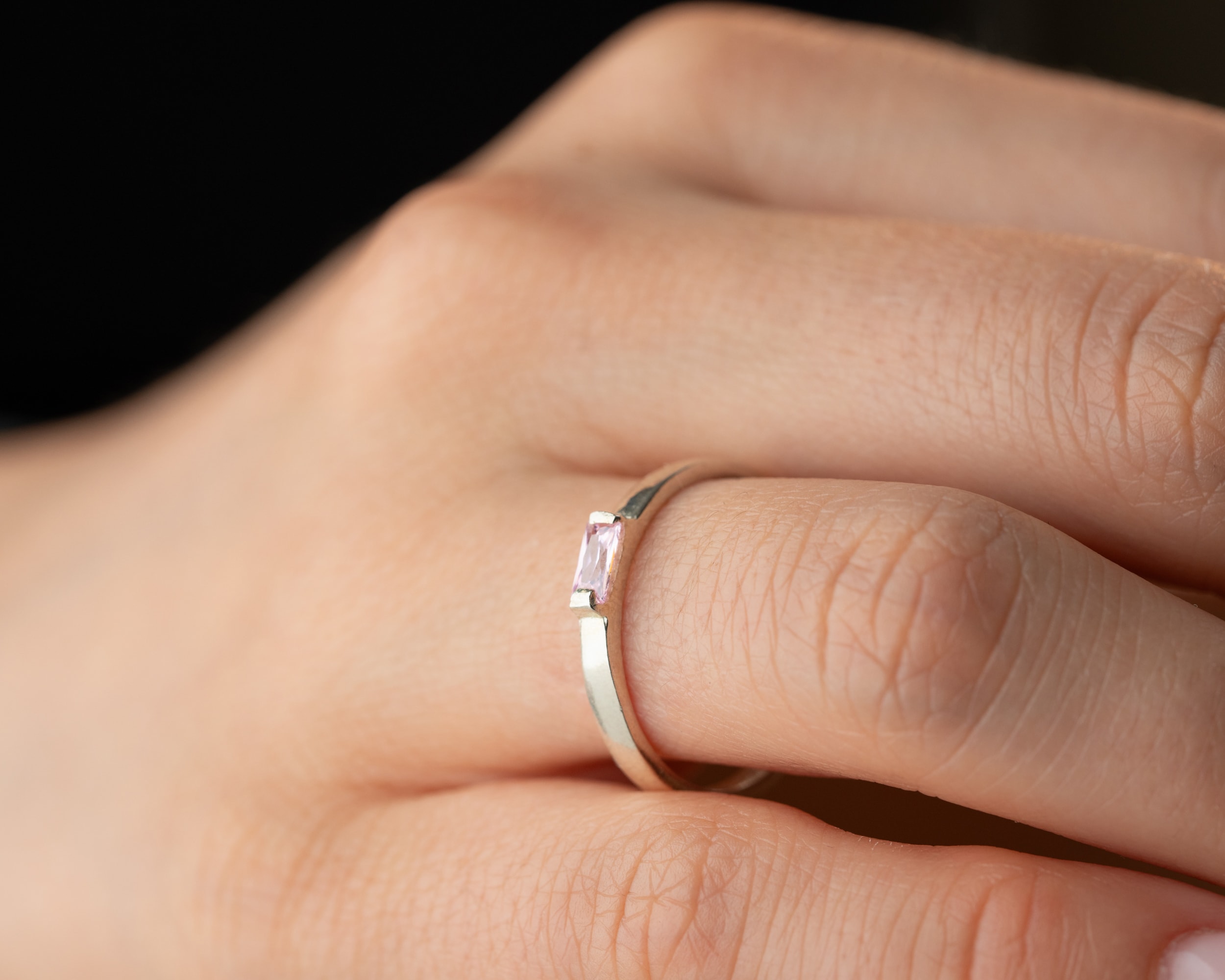 Doğum Ayı Baget Taşlı Yüzük – Anlamlı ve Kişisel Hediye