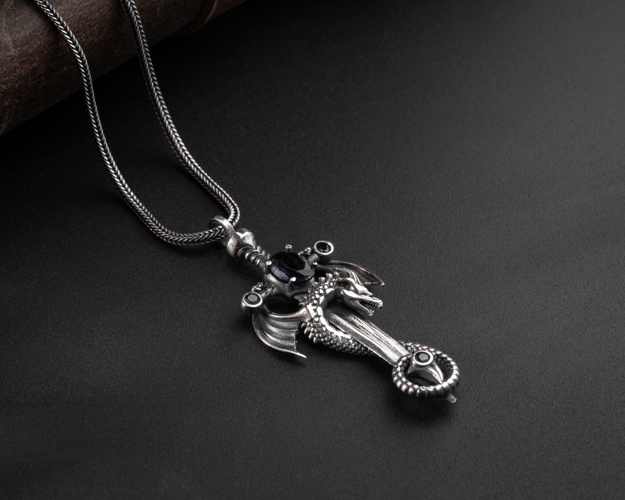 Kılıç ve Ejderha Erkek Kolye | Tilki Kuyruğu Zincirli Güç ve Kararlılık Tasarımı