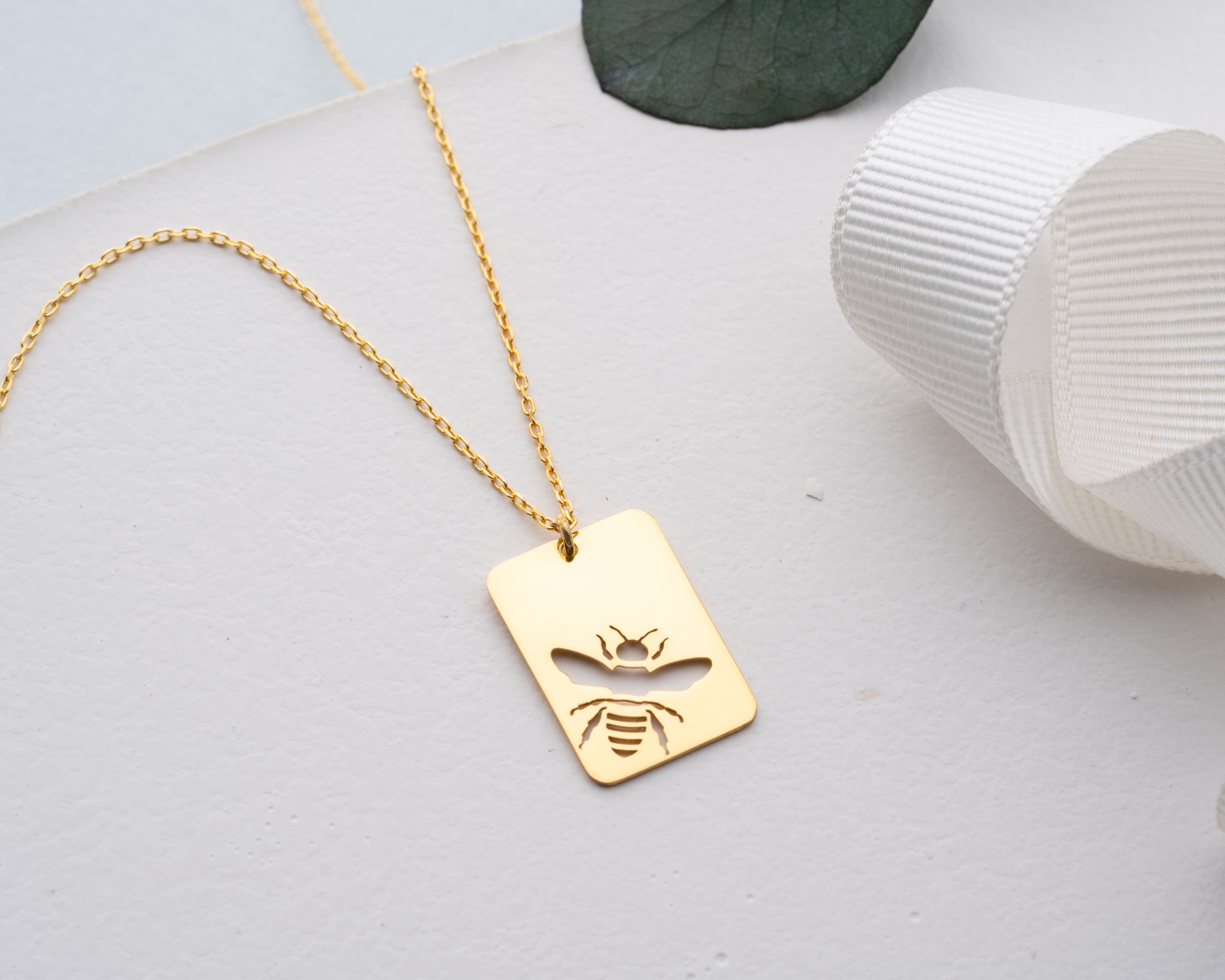 Dikdörtgen Arı Kolye - 925 Ayar Gümüş Zarif Tasarım | AG Gold Silver