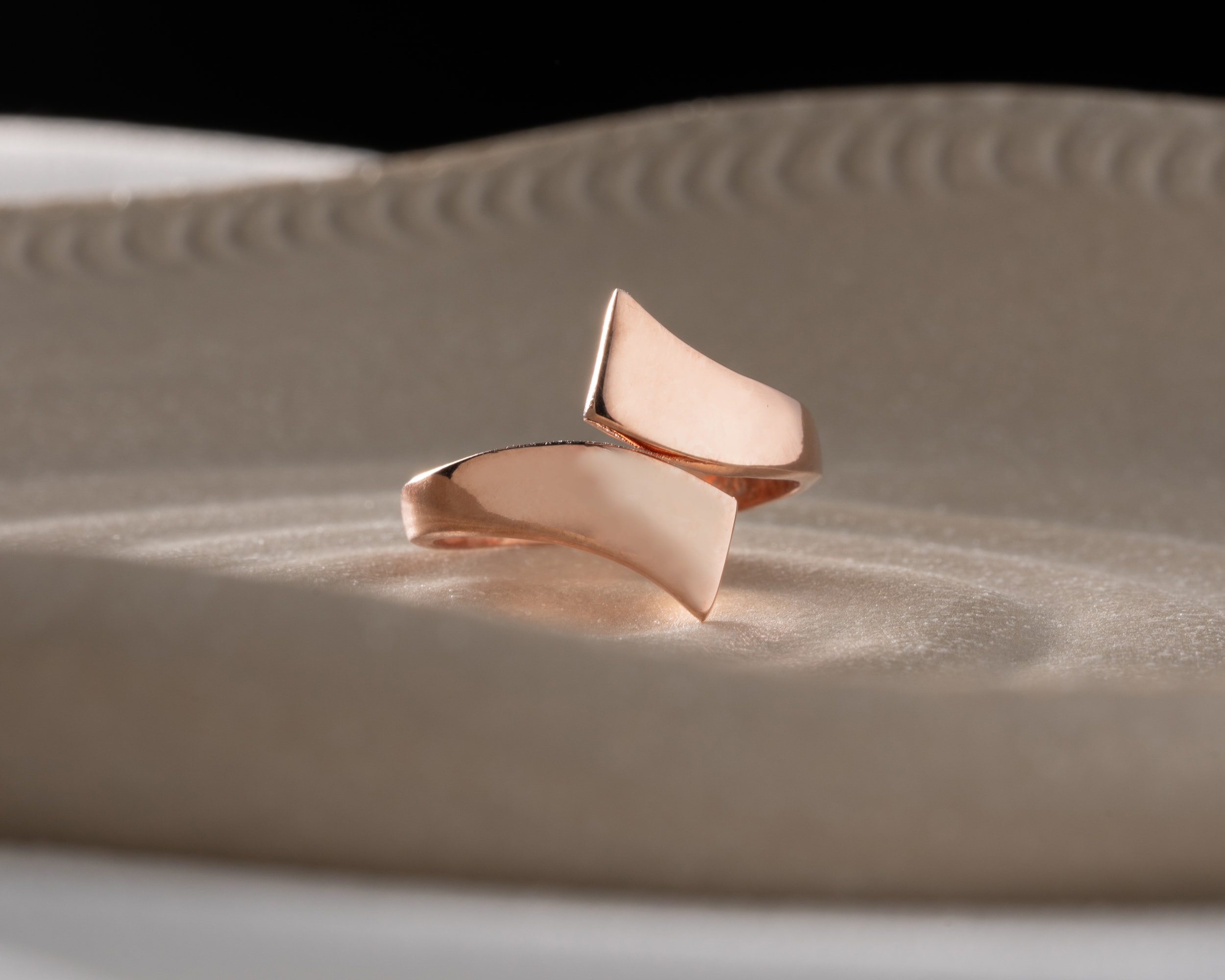 Çapraz Tasarım Ayarlanabilir Yüzük – Minimal ve Modern Kadın Yüzük | Gümüş, Gold, Rose