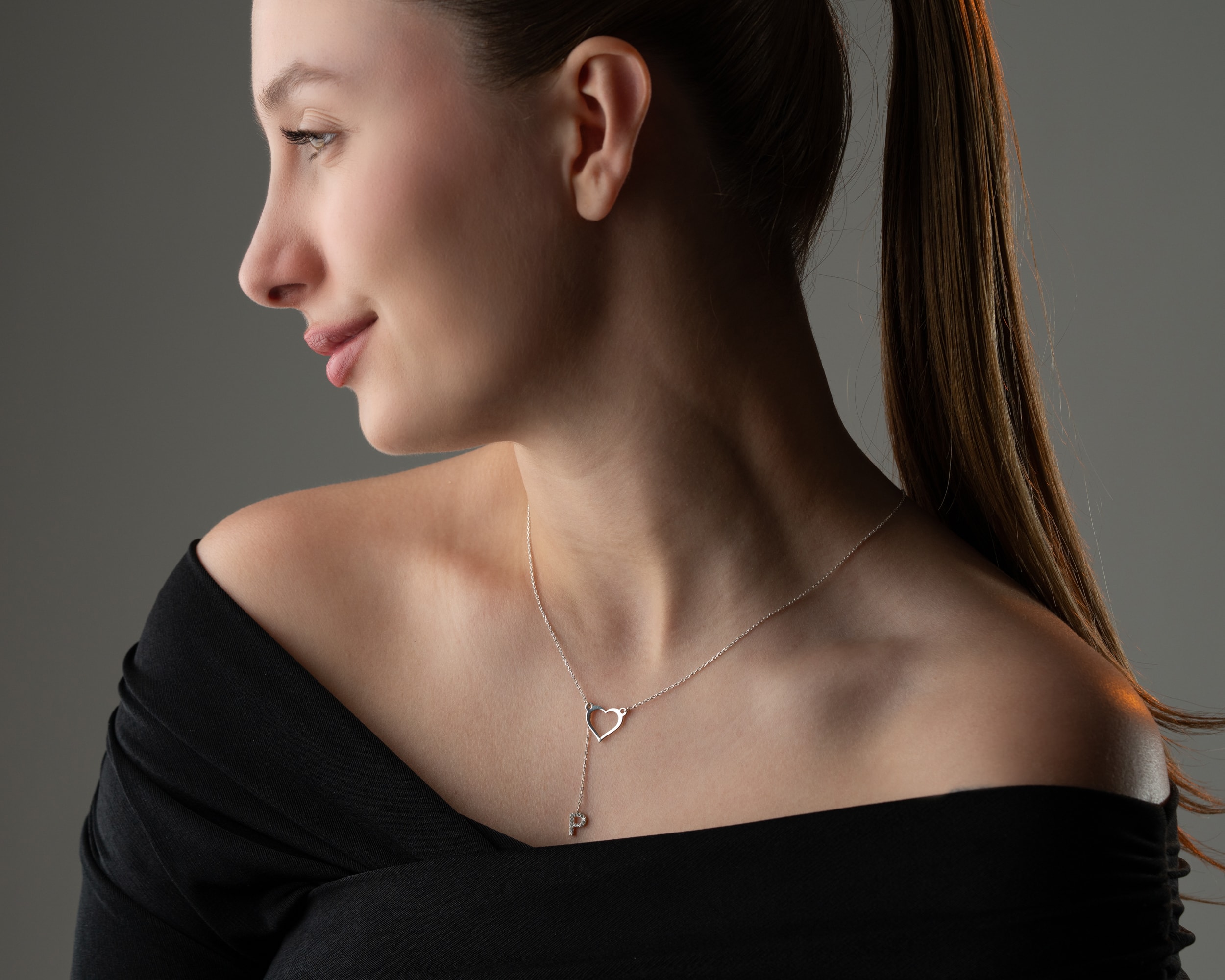 Harf Sallantılı Kalp Kolye | Y Kolye ile Minimal ve Şık Tasarım