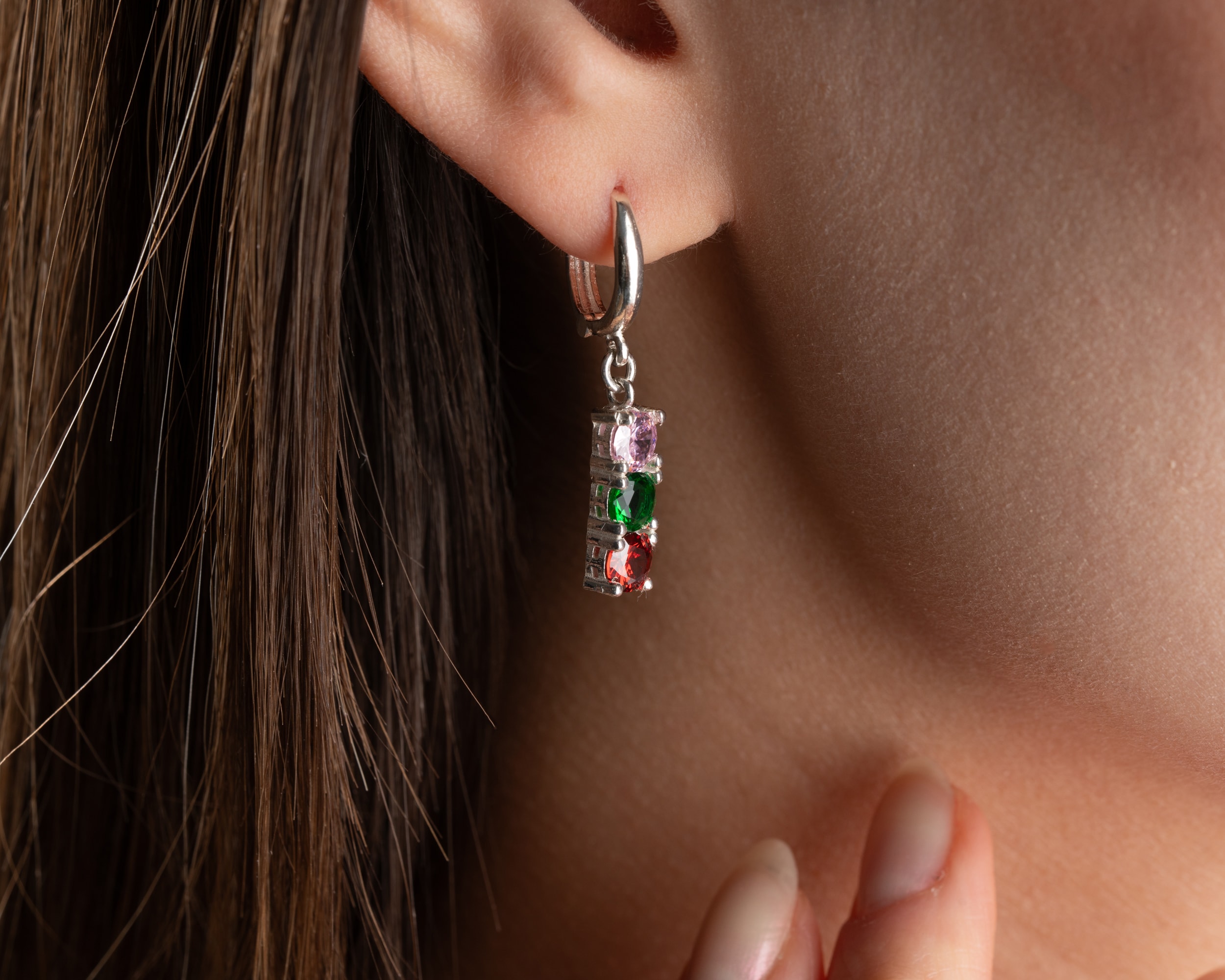 925 Ayar Gümüş Doğum Taşlı Bar Küpe – Anne ve Aile Temalı Takı