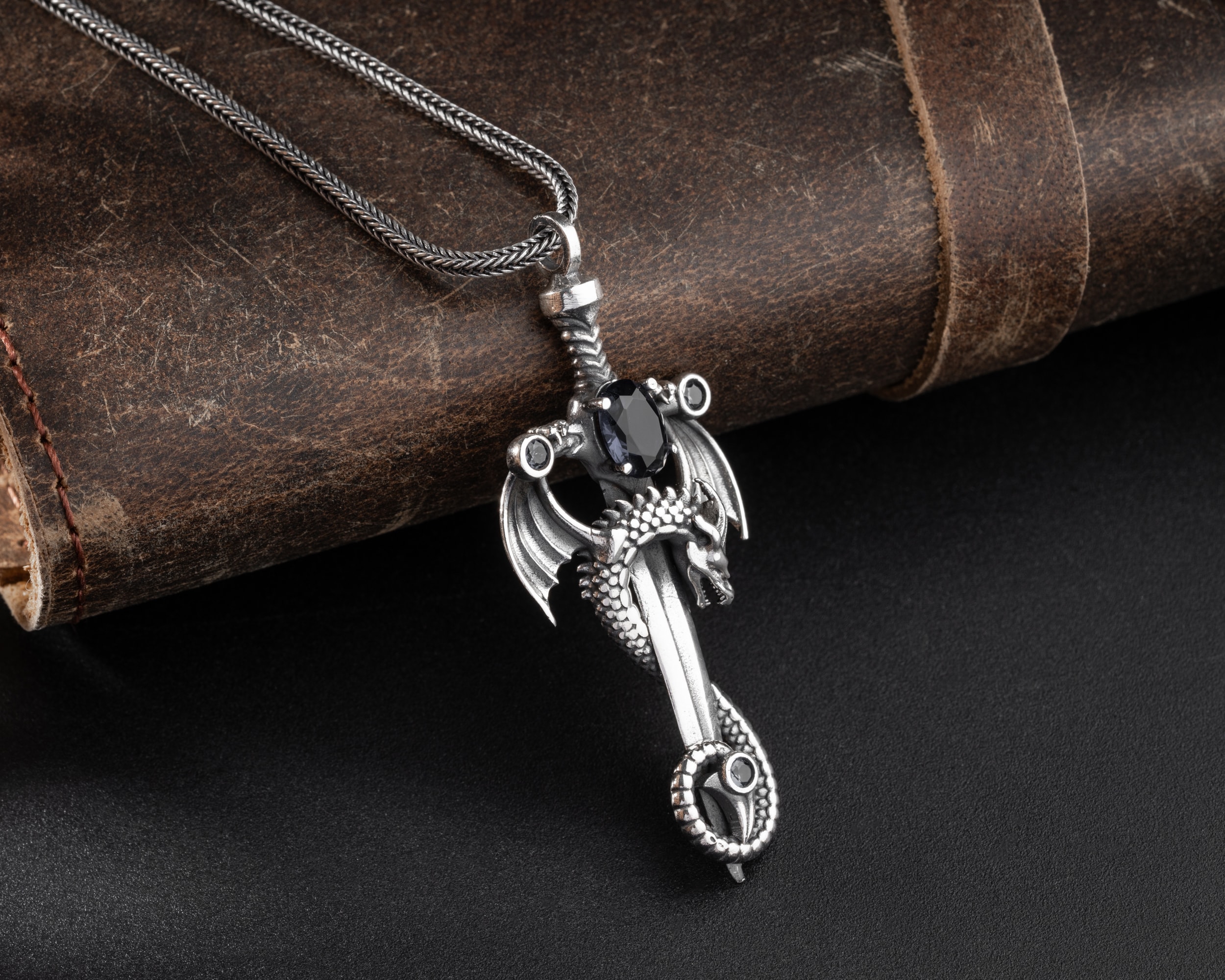 Kılıç ve Ejderha Erkek Kolye | Tilki Kuyruğu Zincirli Güç ve Kararlılık Tasarımı