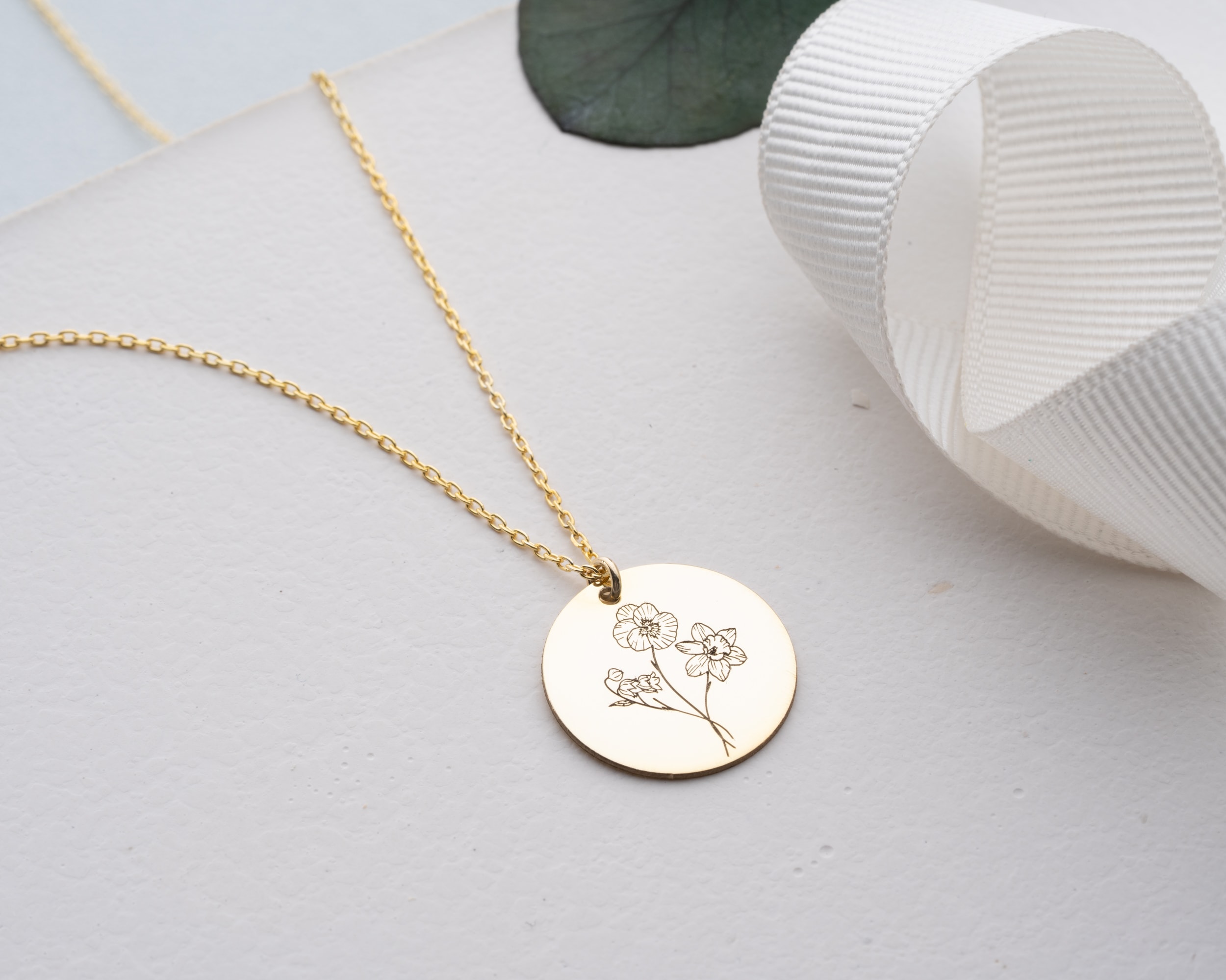 Çoklu Doğum Çiçeği Kolye - Aile Kolyesi – Disk Üzeri Kişiselleştirilebilir Çiçekli Tasarım | AG Gold Silver