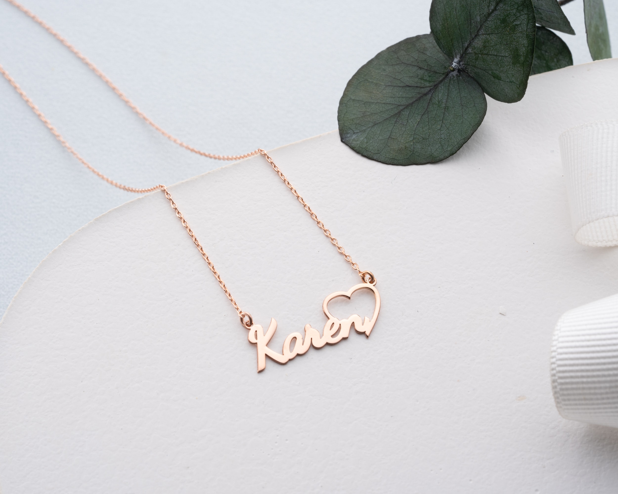 Kişiye Özel İsimli Kalp Kolye – El Yapımı Gümüş & Altın Seçenekleriyle