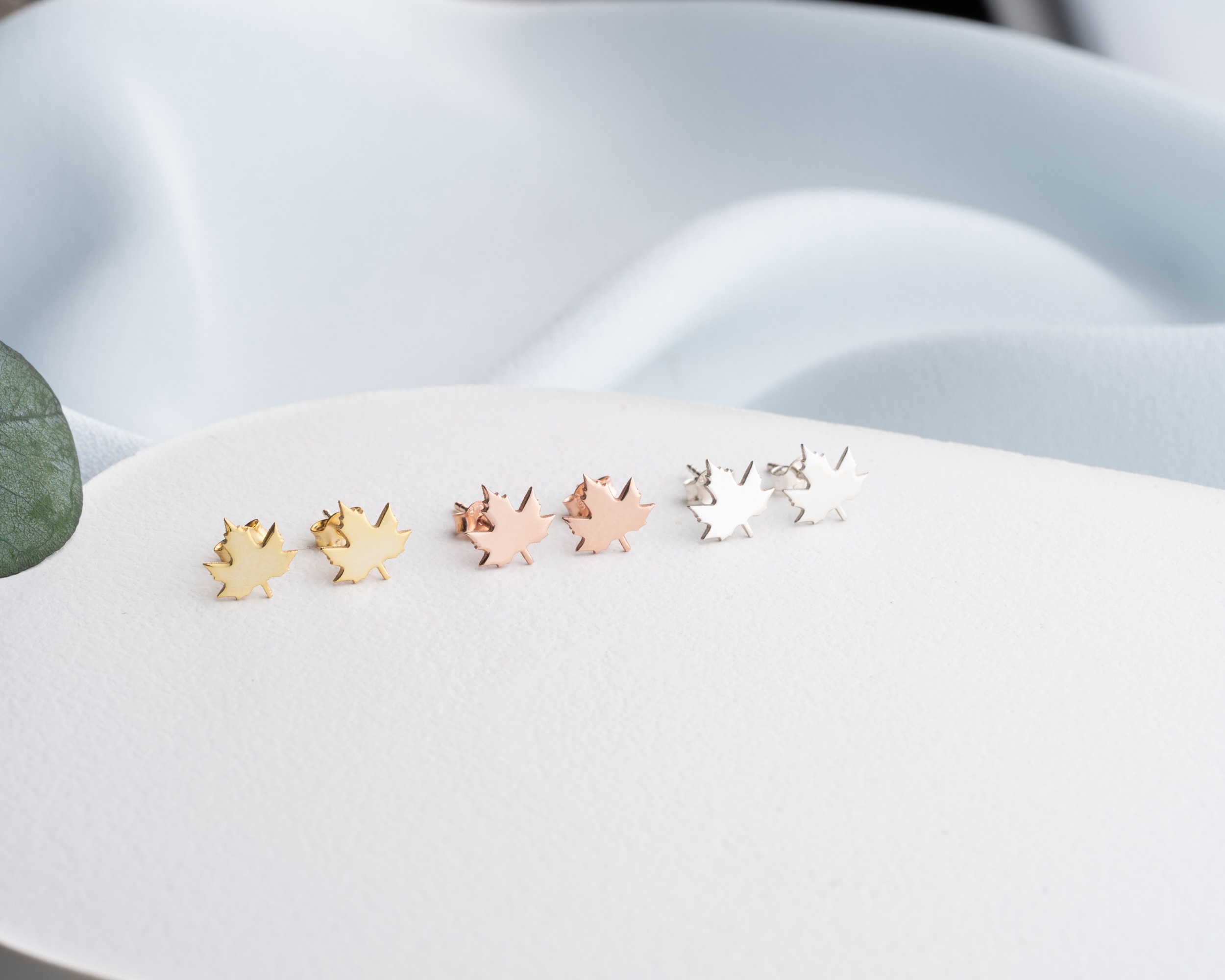 Çivili Yaprak Küpe – Doğadan İlham Alan 925 Ayar Gümüş Zarafeti