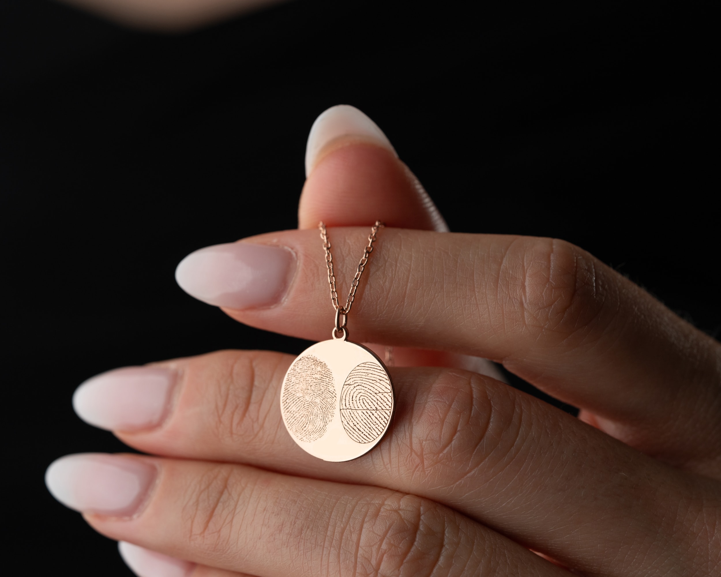 Kişiye Özel Disk, Oval veya Kalp Şekilli Çift Parmak İzi Kolye – Anlamlı Hatıra Takısı