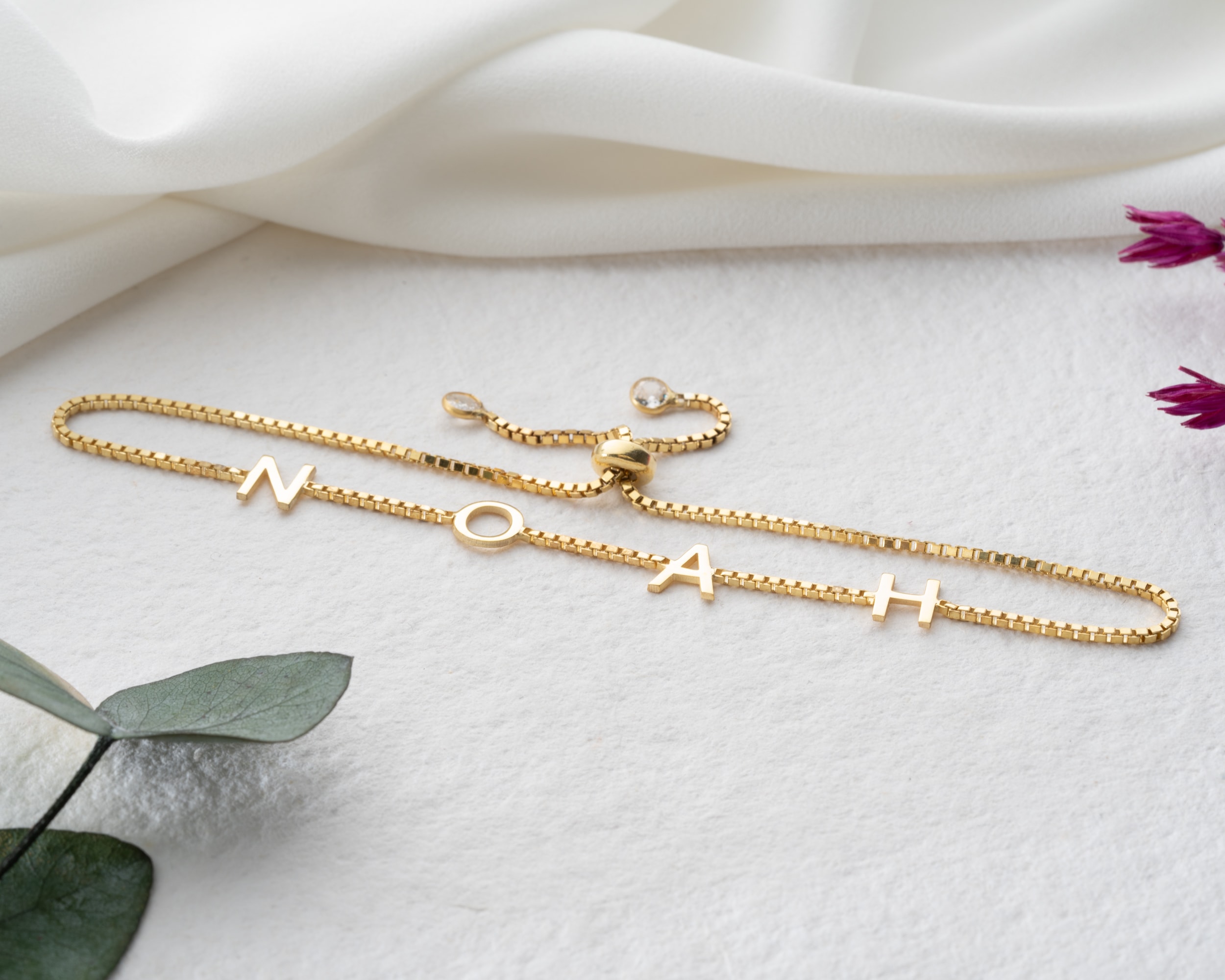 Asansörlü Kişisel Bileklik – Küp Zincirli, Ayarlanabilir ve Her Bileğe Uygun Şık Tasarım