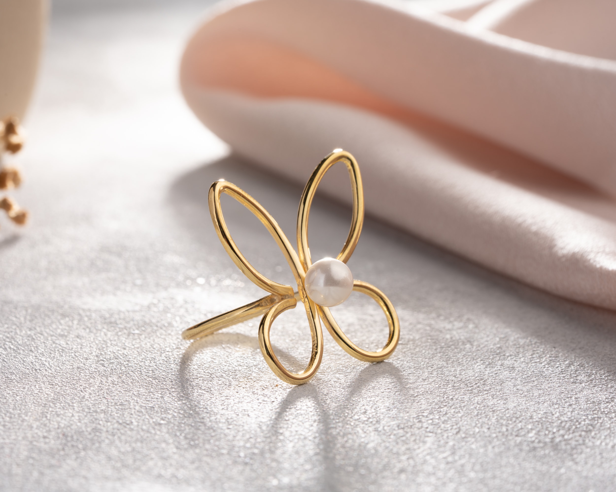 Gümüş İnci Kelebek Yüzük - Zarif ve Şık Kadın Yüzüğü