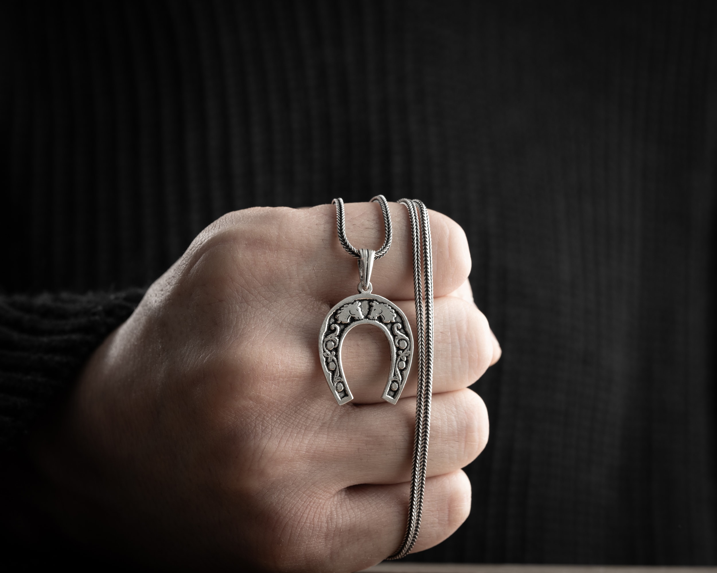 At Nalı Erkek Kolye | Tilki Kuyruğu Zincirli Şans ve Güç Sembolü