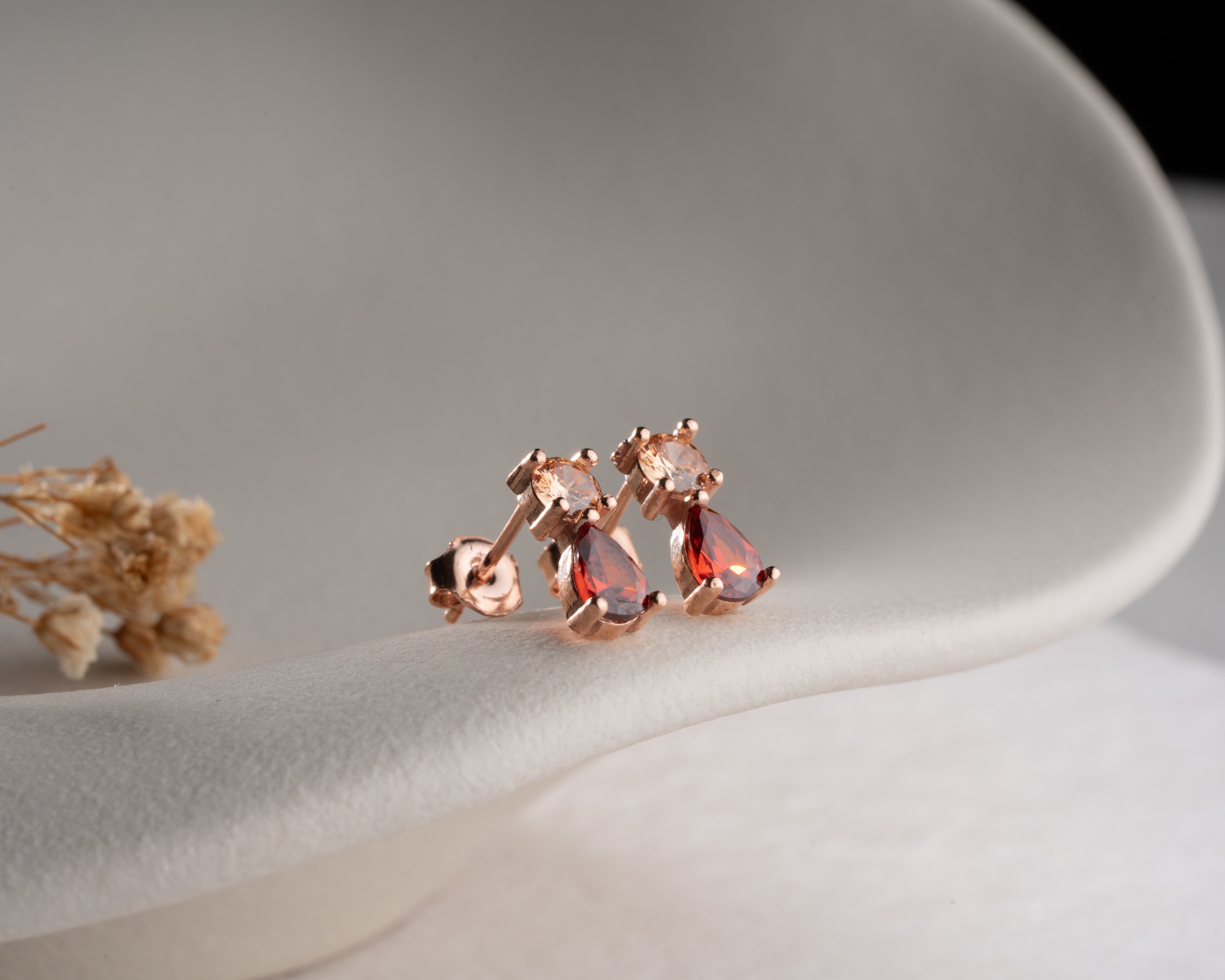 Çift Doğum Taşlı Kişisel Çivili Küpe - 925 Ayar Gümüş Zarif Tasarım | AG Gold Silver