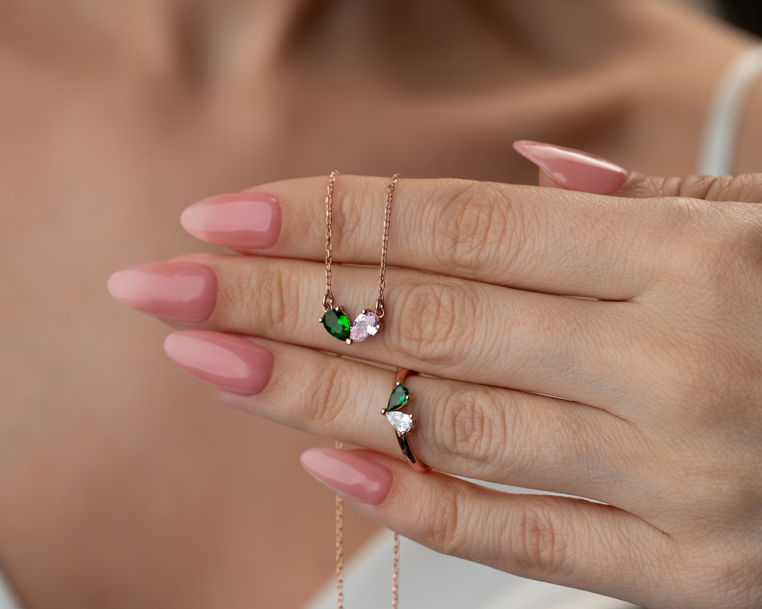 Kalp Şekilli Çift Doğum Taşlı Kolye – Yüzük Seti | Kişiye Özel Anlamlı Takı Seti