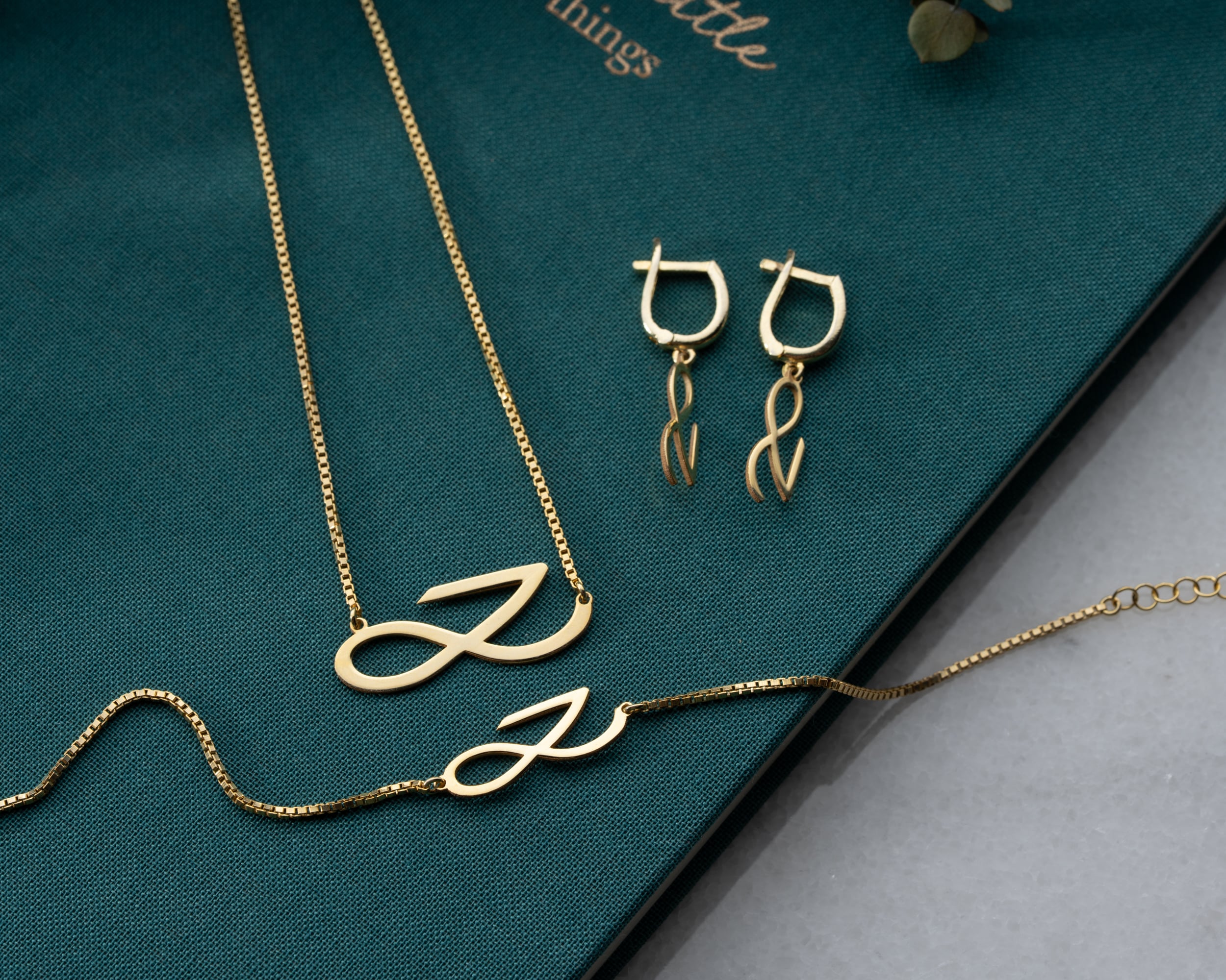 Jungkook Sembol Set – BTS Hayranları İçin Özel Takı | Kolye, Bileklik ve Küpe