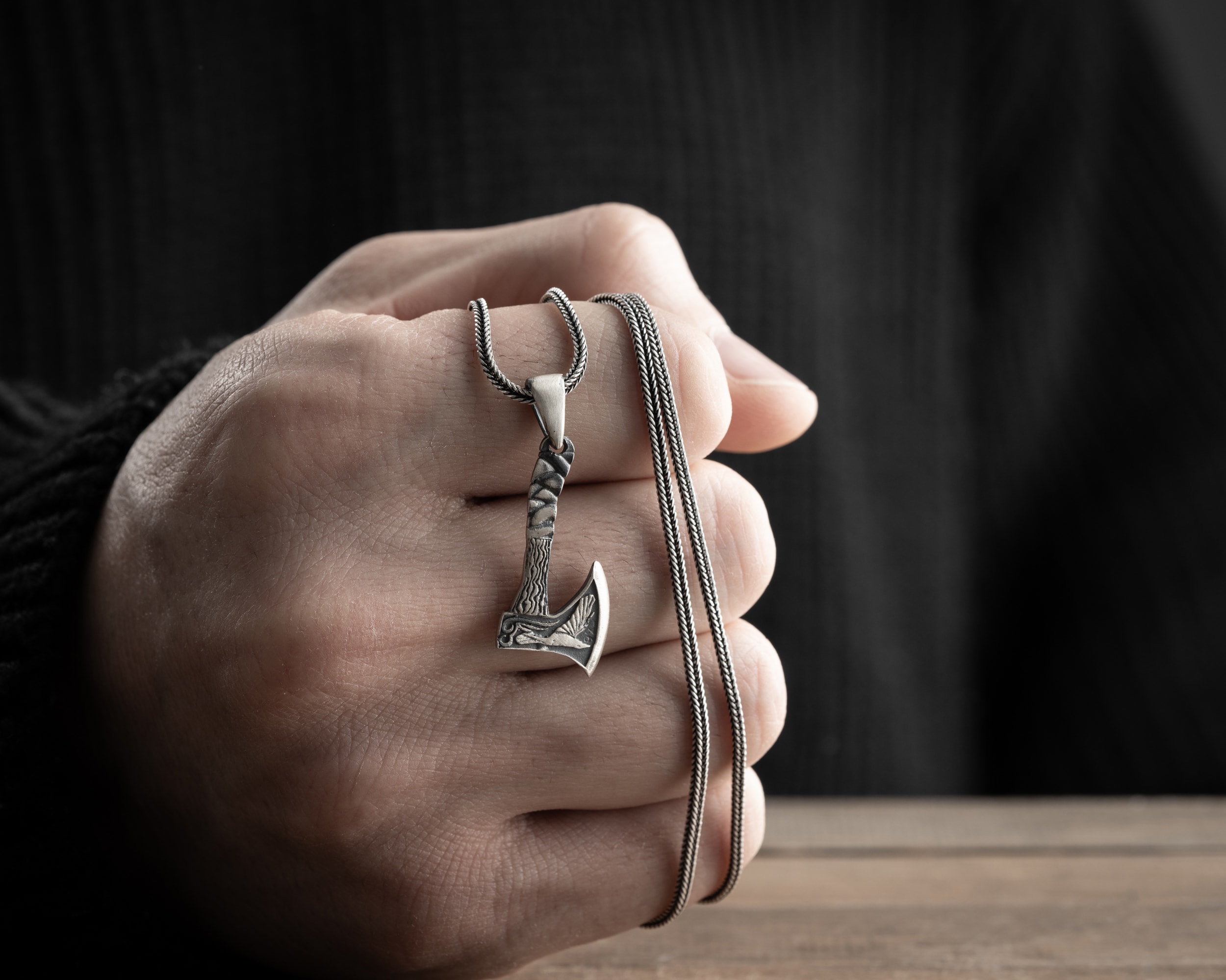 3 Boyutlu Balta Erkek Kolye | Tilki Kuyruğu Zincirli Güç ve Kararlılık Simgesi