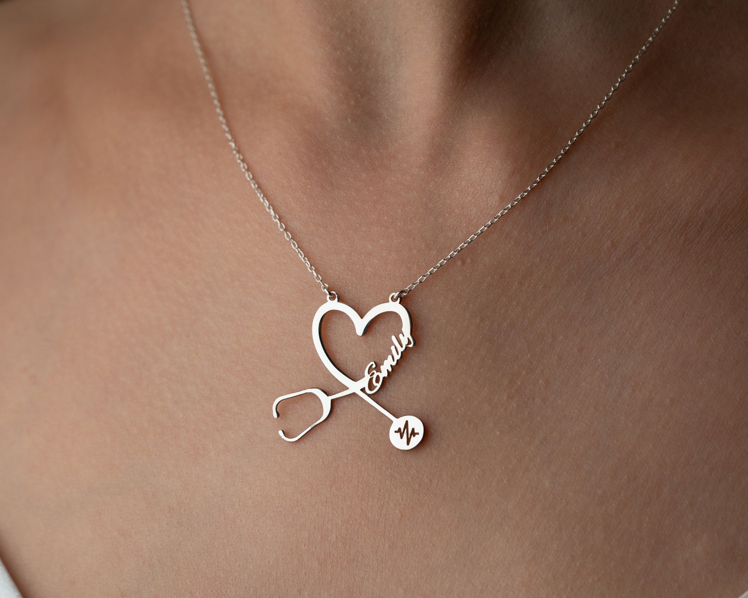 İsimli Steteskop Kolye – Doktor & Hemşirelere Özel 925 Gümüş Hediye