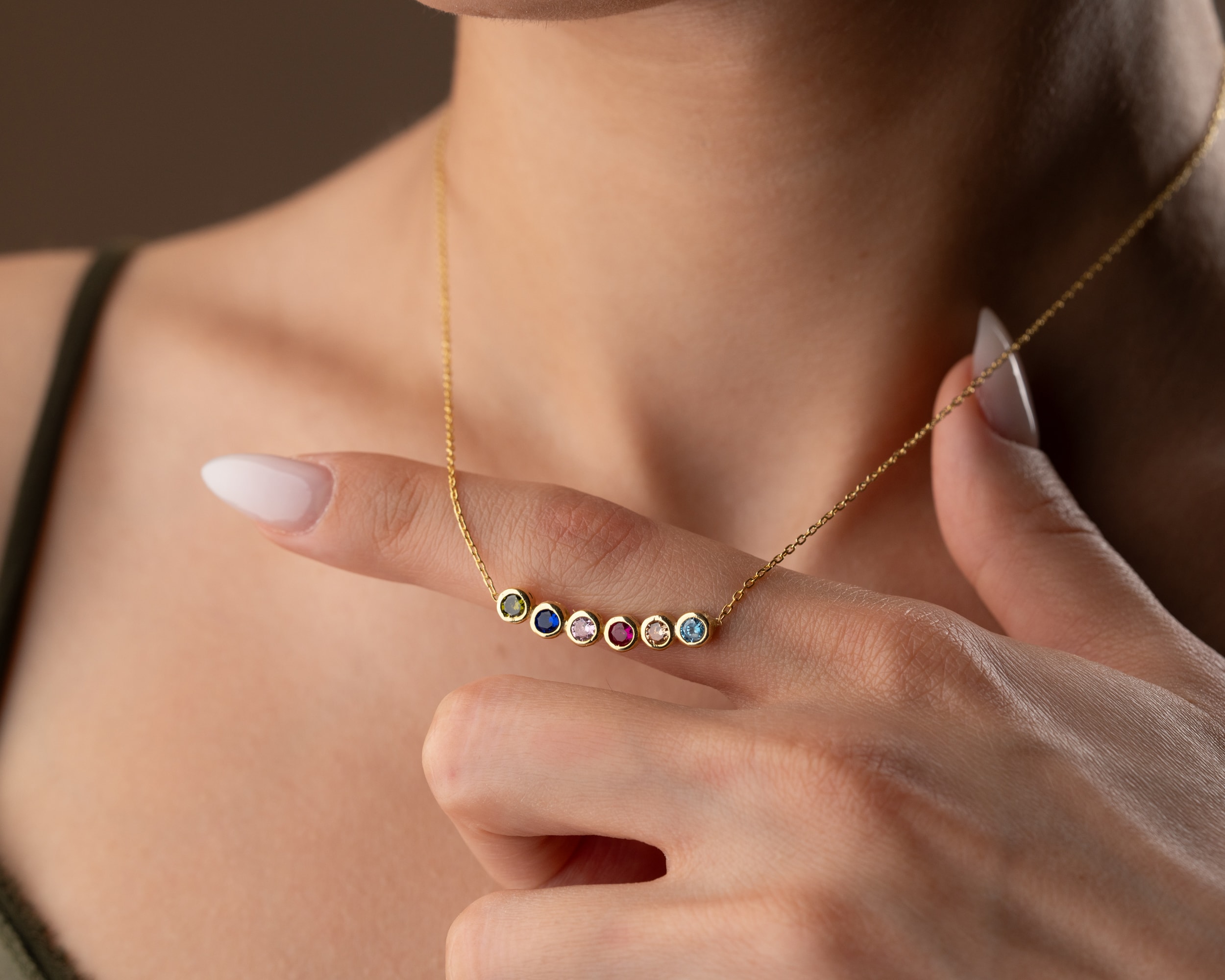 ✨Yuvarlak Doğum Taşlı Kişisel Aile Kolyesi - Zarif Yuvarlak Form – Zamansız Bir Klasik