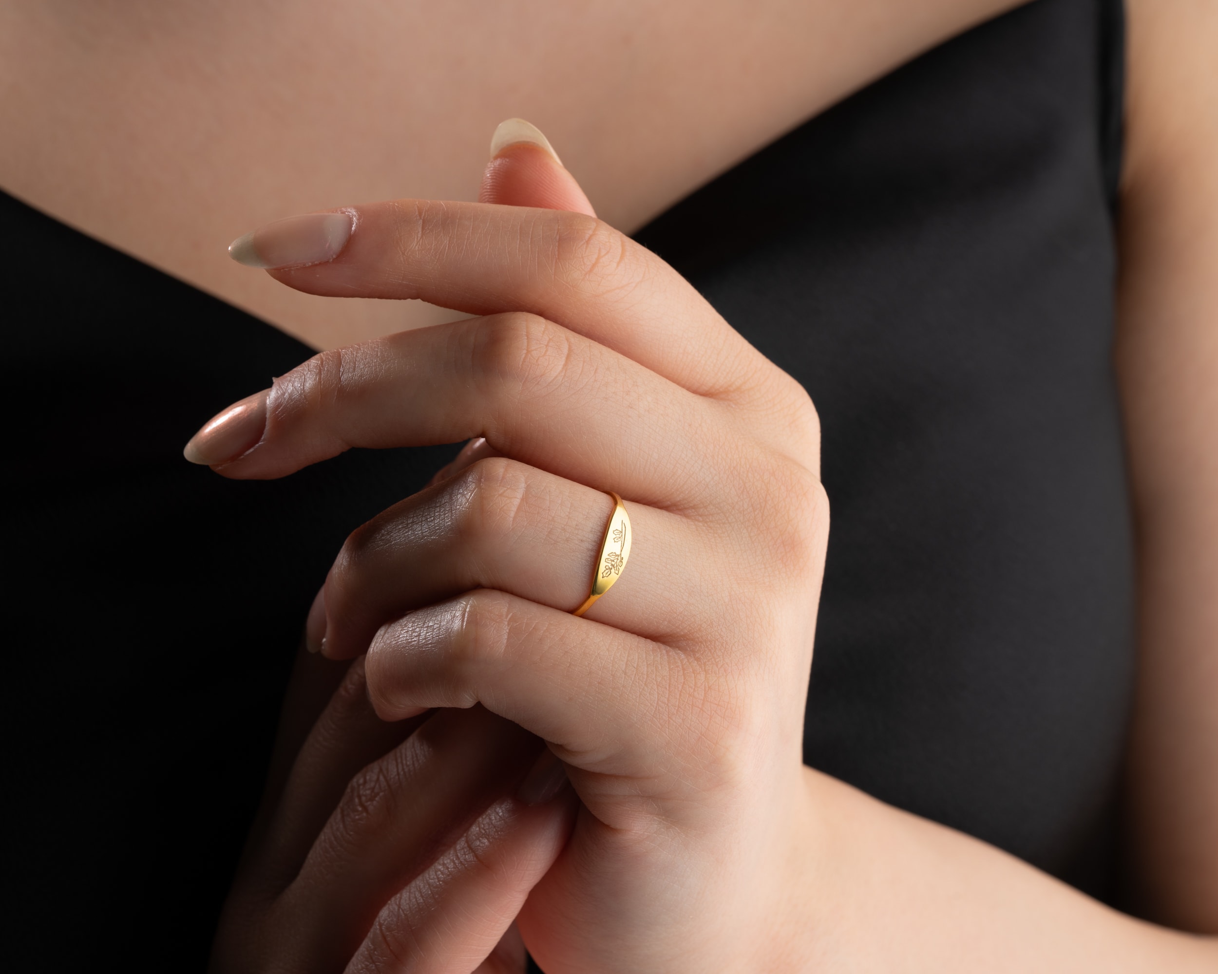 Doğum Çiçekli İnce Tasarım Yüzük – Zarif ve Anlamlı 925 Ayar Gümüş Takı