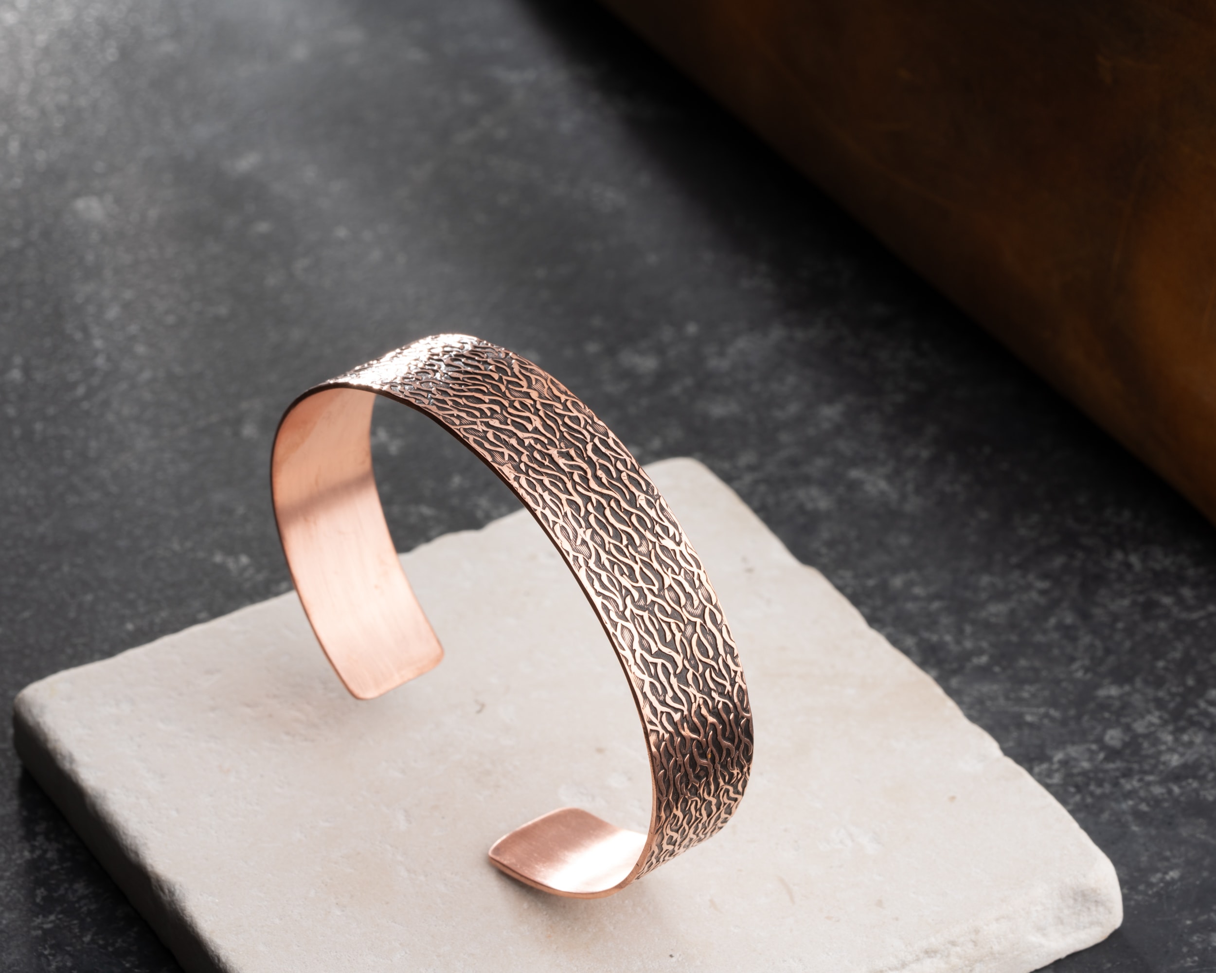 El Yapımı Kalem İşçiliği Bakır Bileklik – Gizli Mesajlı, Kişiye Özel Tasarım