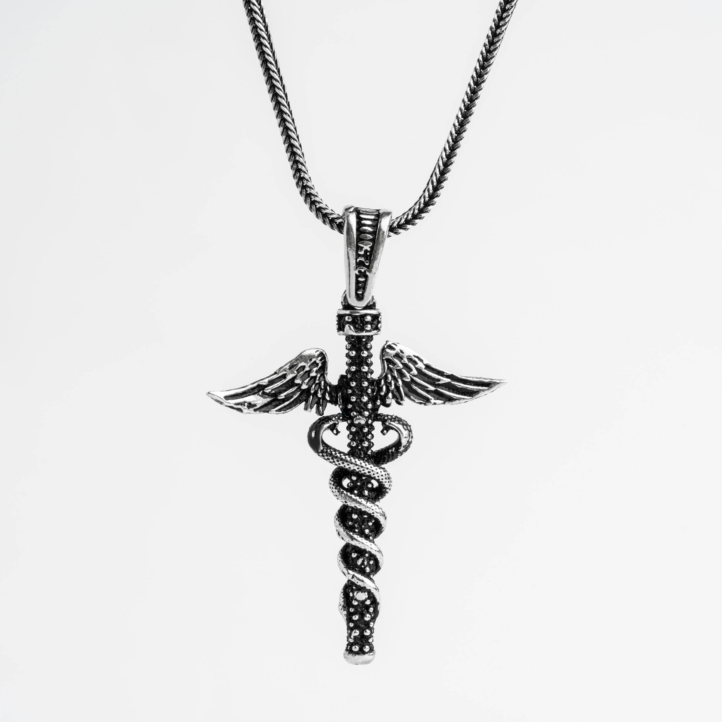 Tıp Sembolü 3 Boyutlu Erkek Kolye | Tilki Kuyruğu Zincirli Anlamlı ve Şık Tasarım