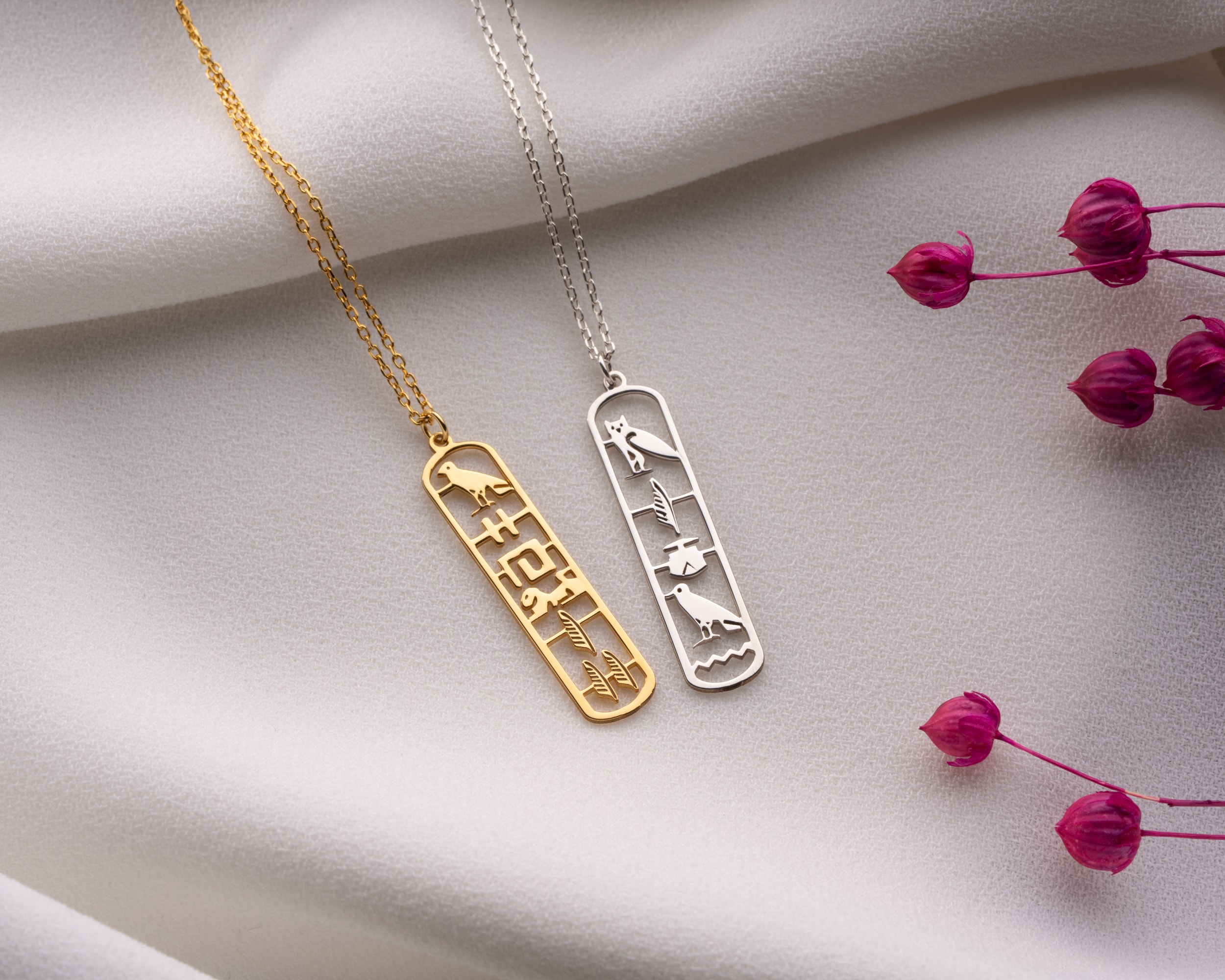 Mısır Hiyeroglif İsim Kolye – Özenle Oyulmuş Kişiye Özel Tasarım