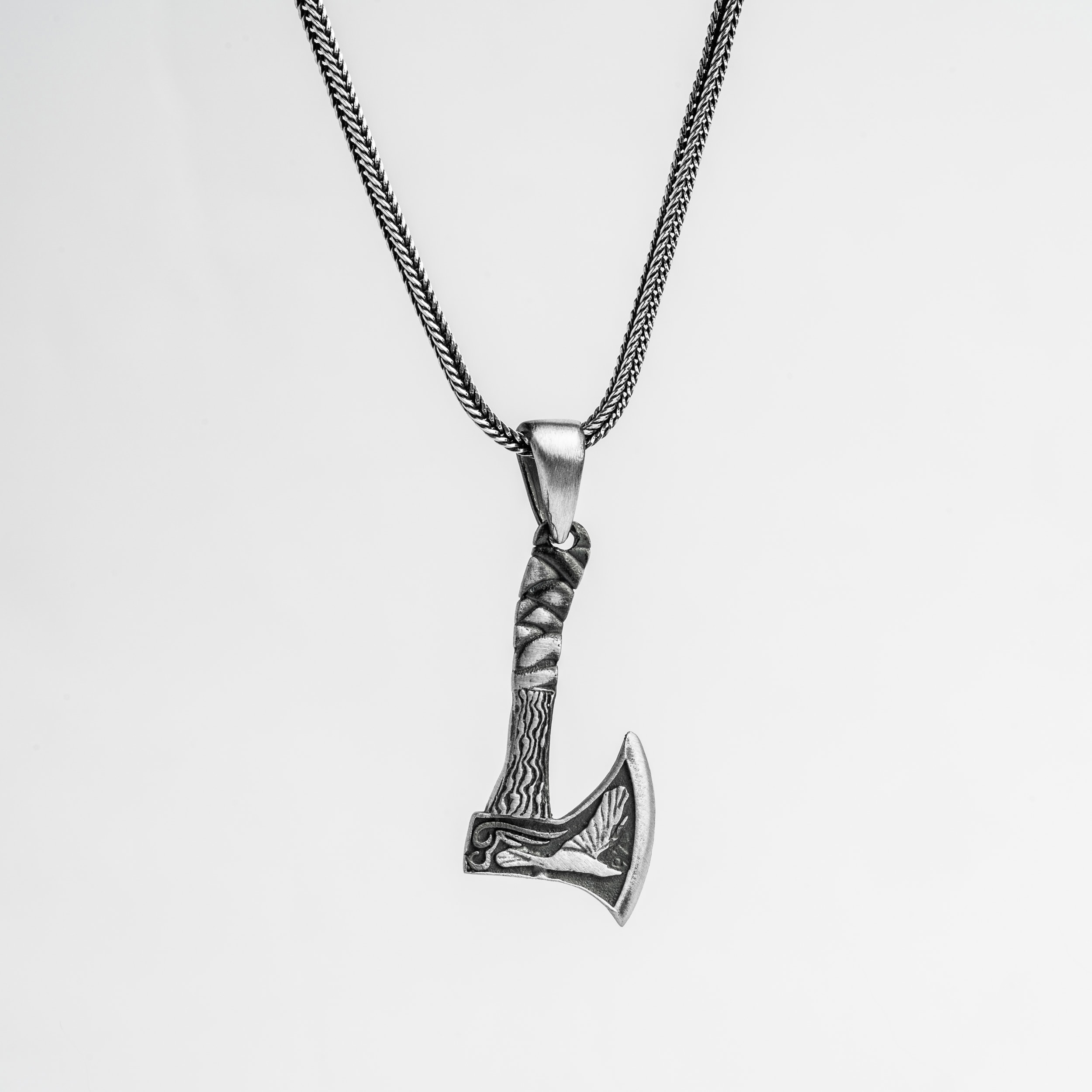 3 Boyutlu Balta Erkek Kolye | Tilki Kuyruğu Zincirli Güç ve Kararlılık Simgesi