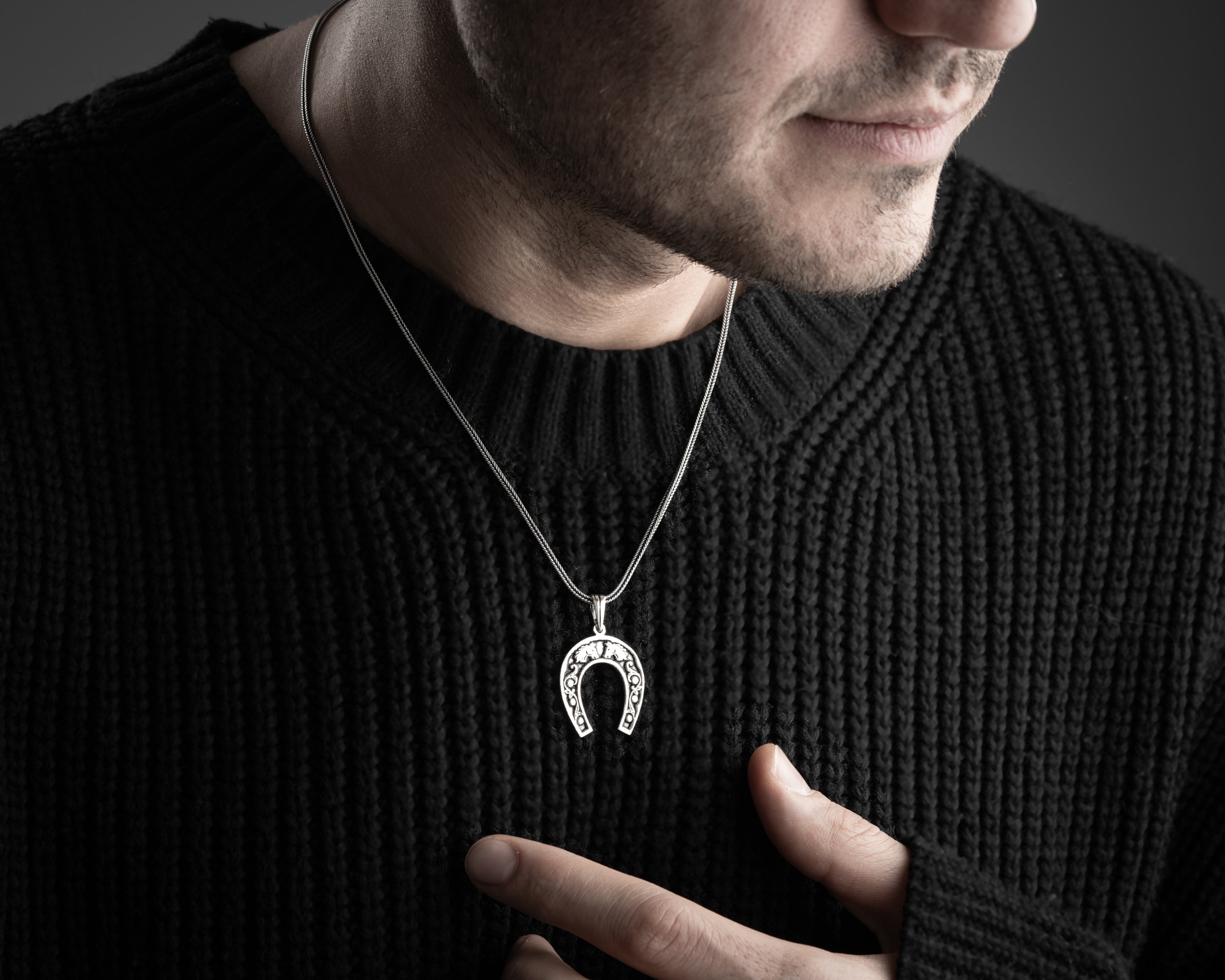 At Nalı Erkek Kolye | Tilki Kuyruğu Zincirli Şans ve Güç Sembolü