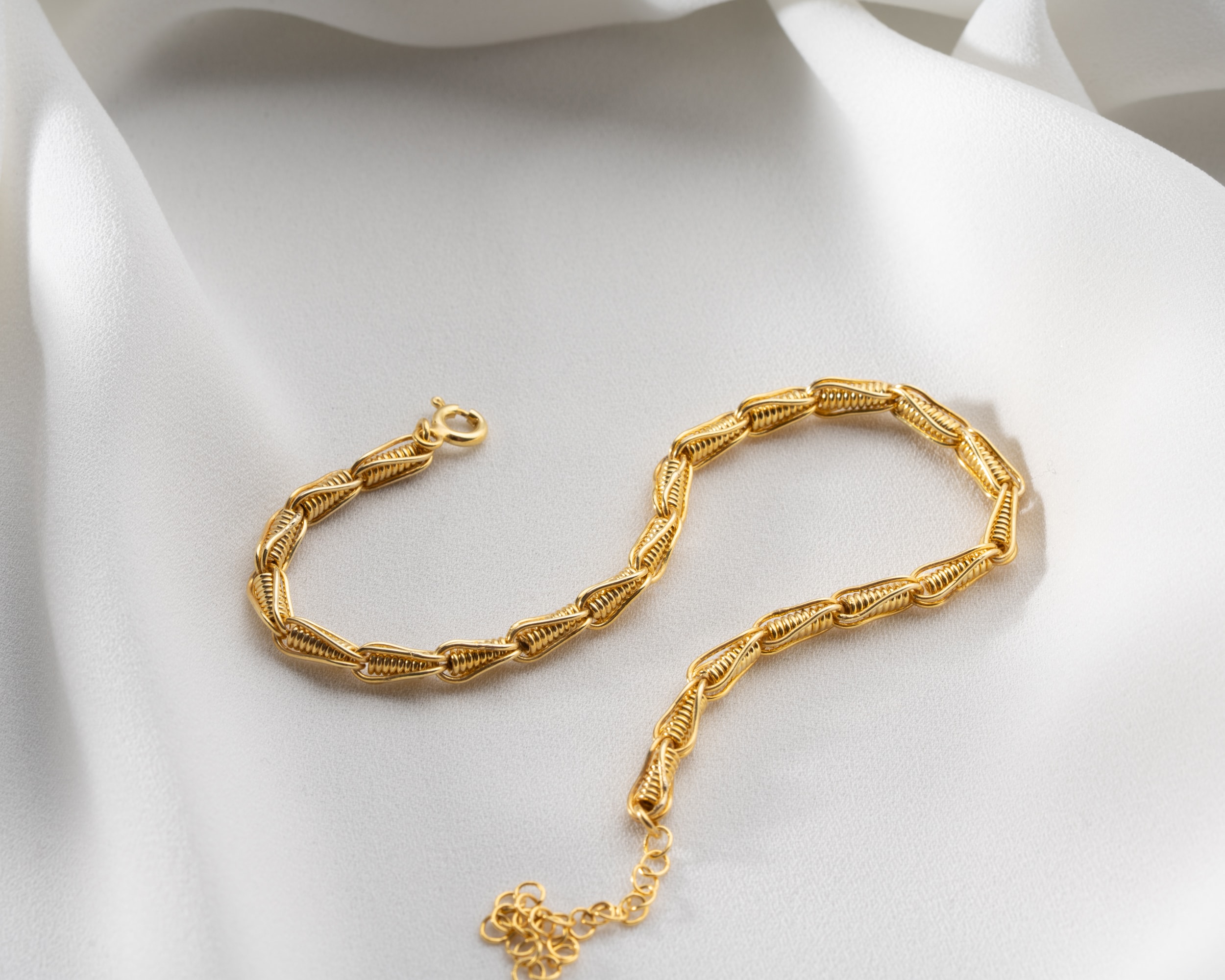 925 Ayar Gümüş El İşçiliğinin Zarif Dokunuşu - Özel Tasarım El Yapımı Bileklik