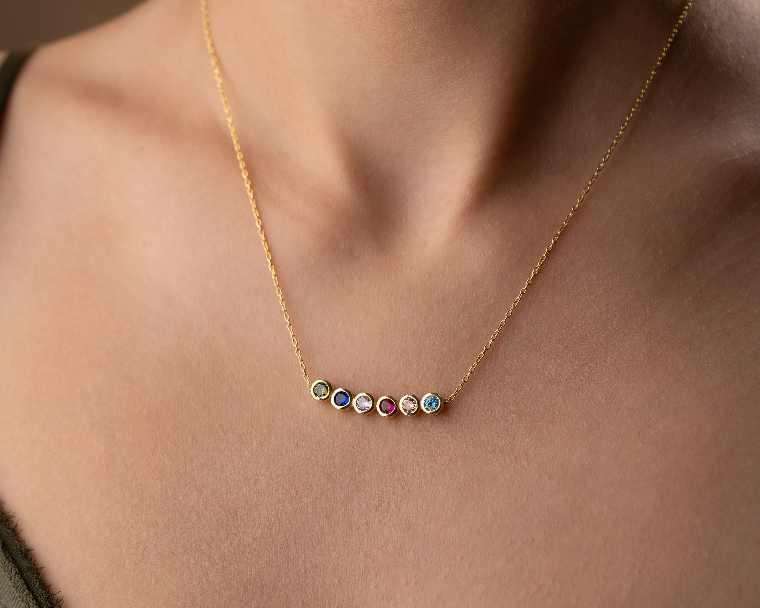 ✨Yuvarlak Doğum Taşlı Kişisel Aile Kolyesi - Zarif Yuvarlak Form – Zamansız Bir Klasik