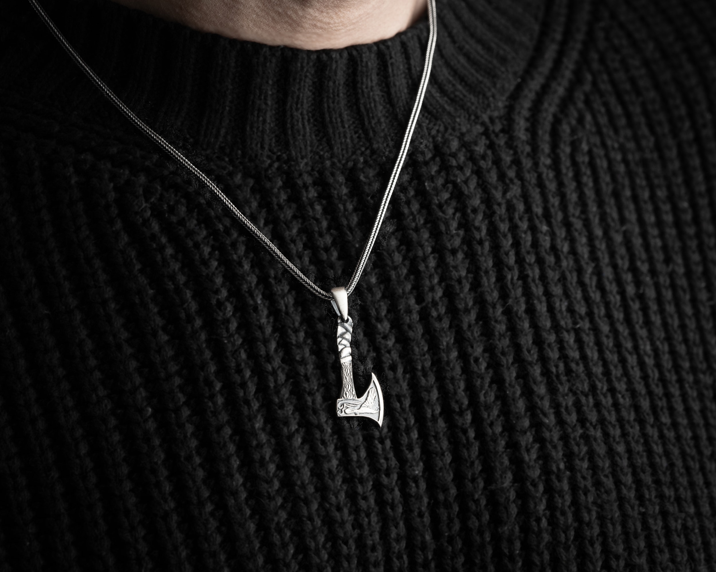 3 Boyutlu Balta Erkek Kolye | Tilki Kuyruğu Zincirli Güç ve Kararlılık Simgesi