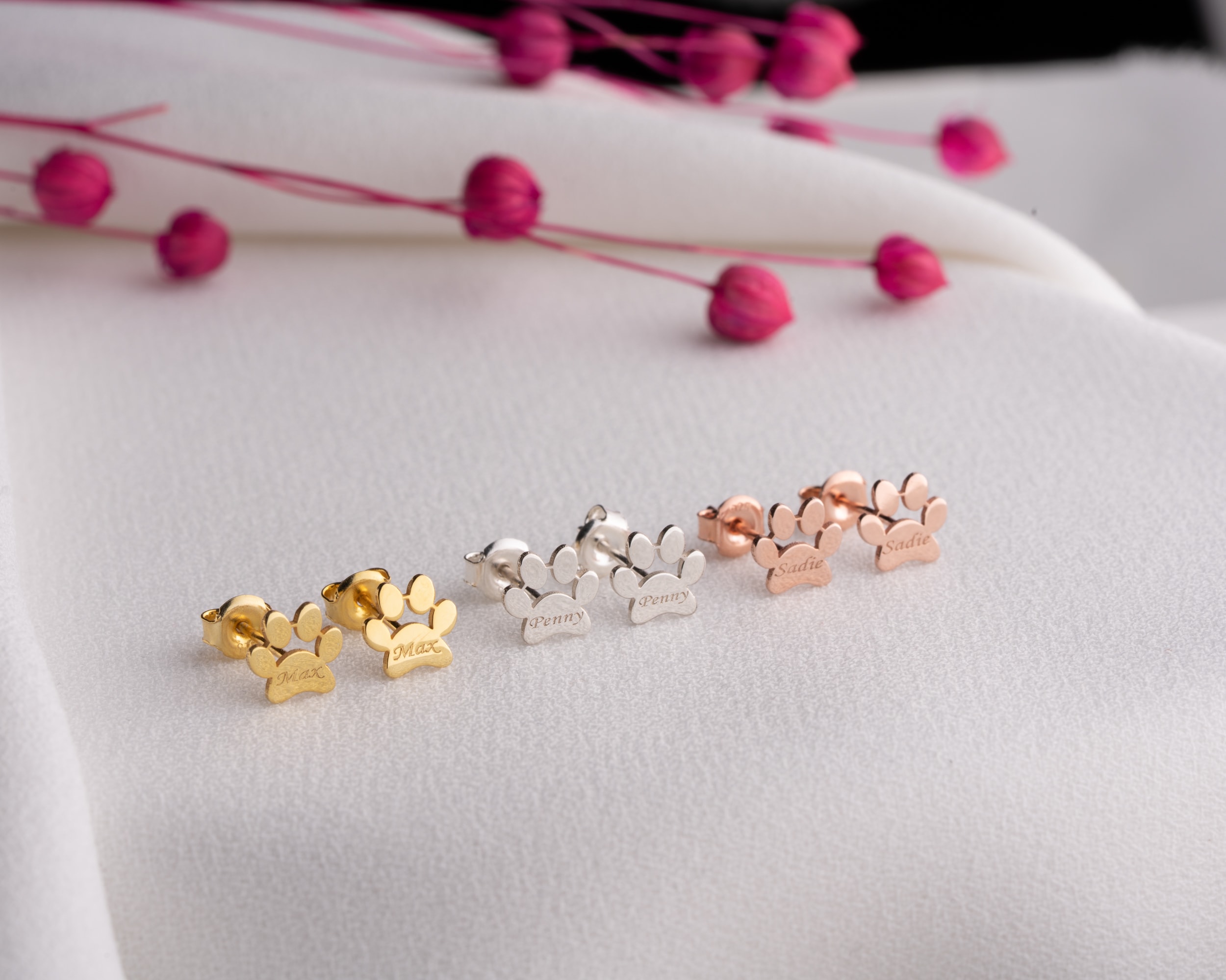 Kişiye Özel Pati Küpe | Minimal ve Zarif Çivili Tasarım