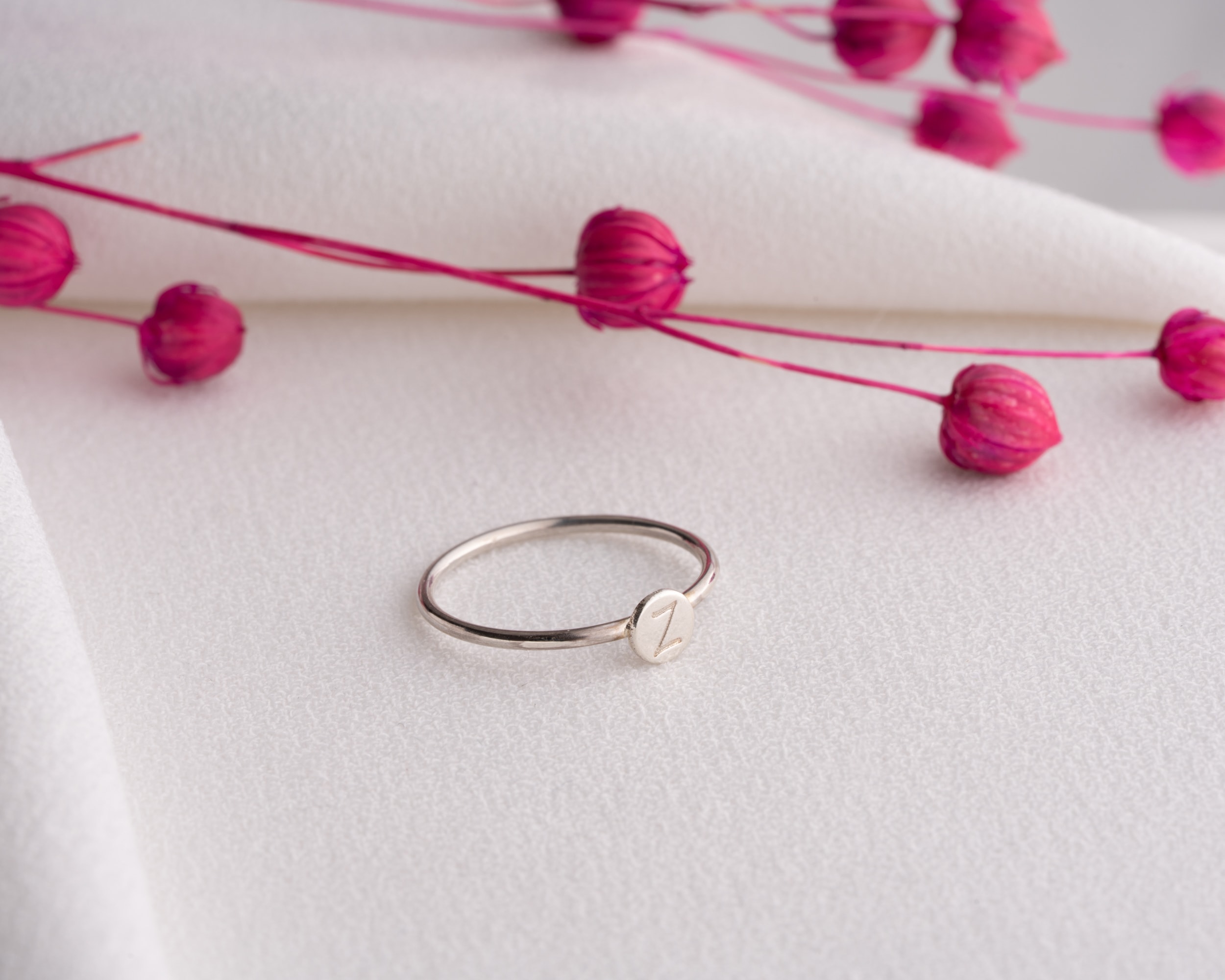 Kişiye Özel Harf Yüzük – Minimal ve Modern Tasarım