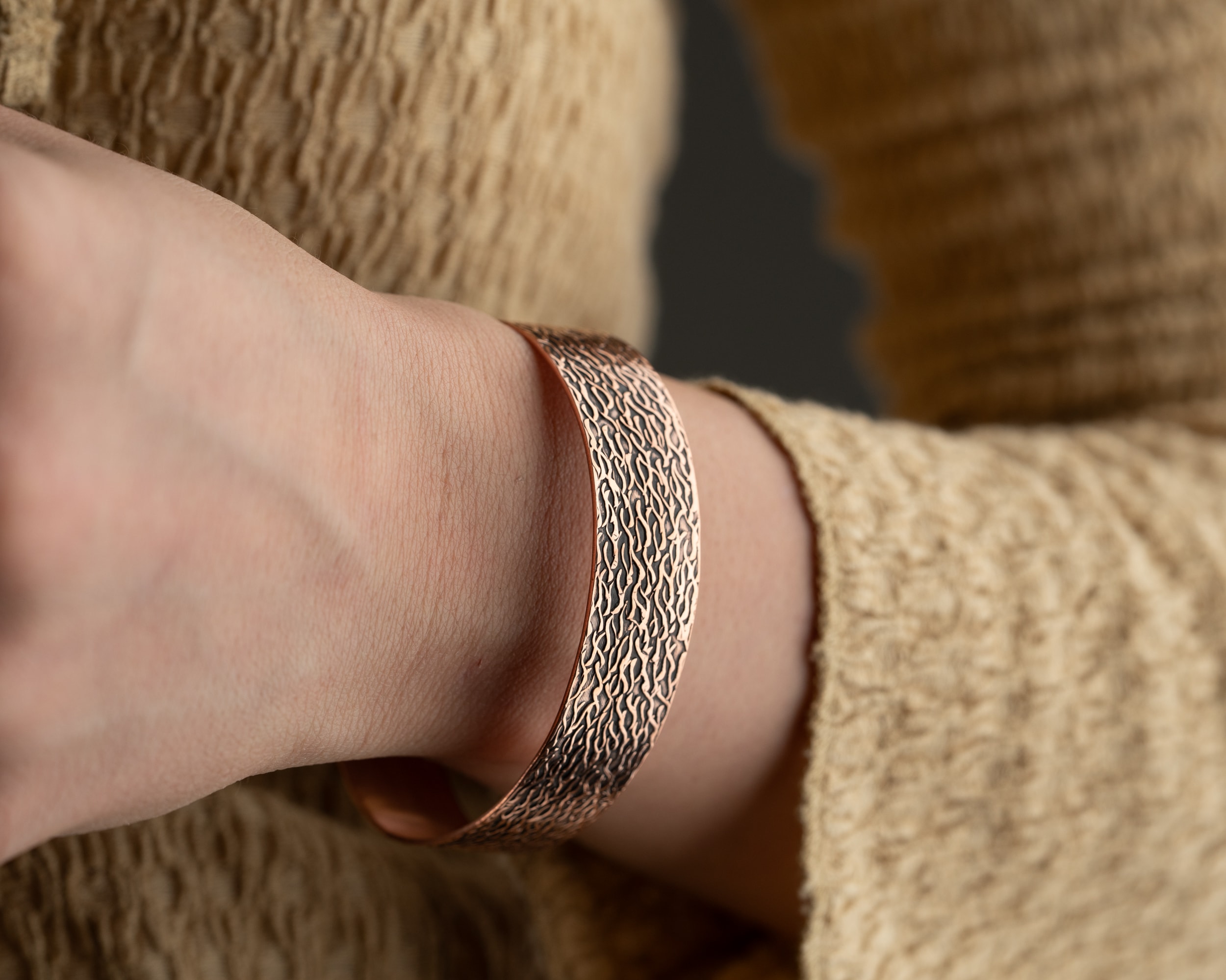 El Yapımı Kalem İşçiliği Bakır Bileklik – Gizli Mesajlı, Kişiye Özel Tasarım