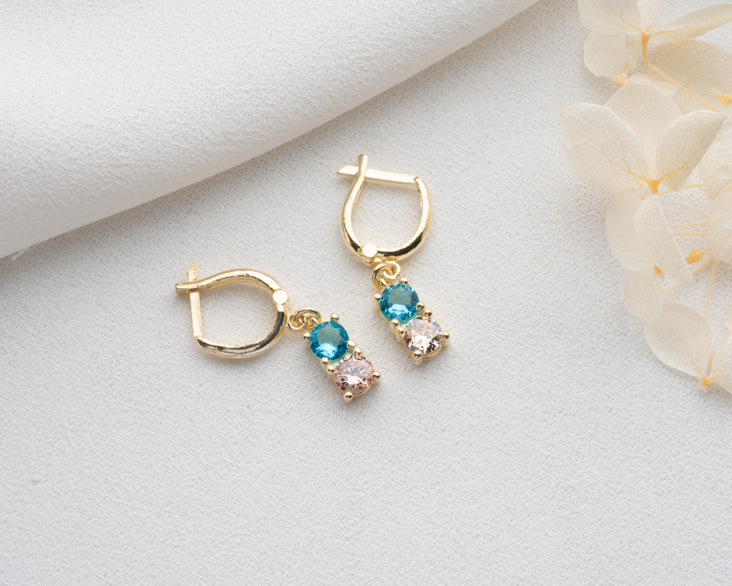 925 Ayar Gümüş Doğum Taşlı Bar Küpe – Anne ve Aile Temalı Takı