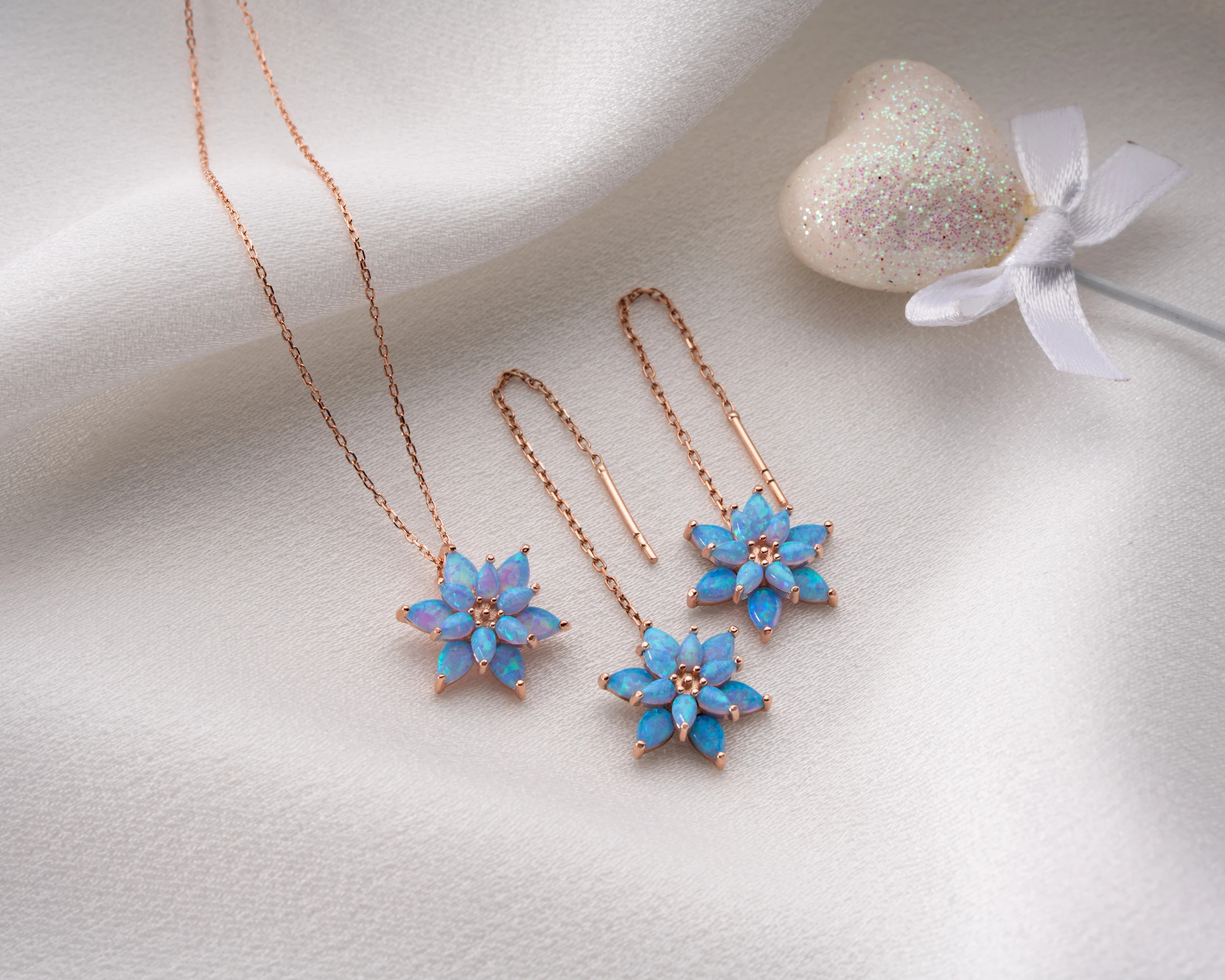 Açık Mavi Opal Taşlı Kolye ve Sallantılı Küpe – 925 Ayar Gümüş Set