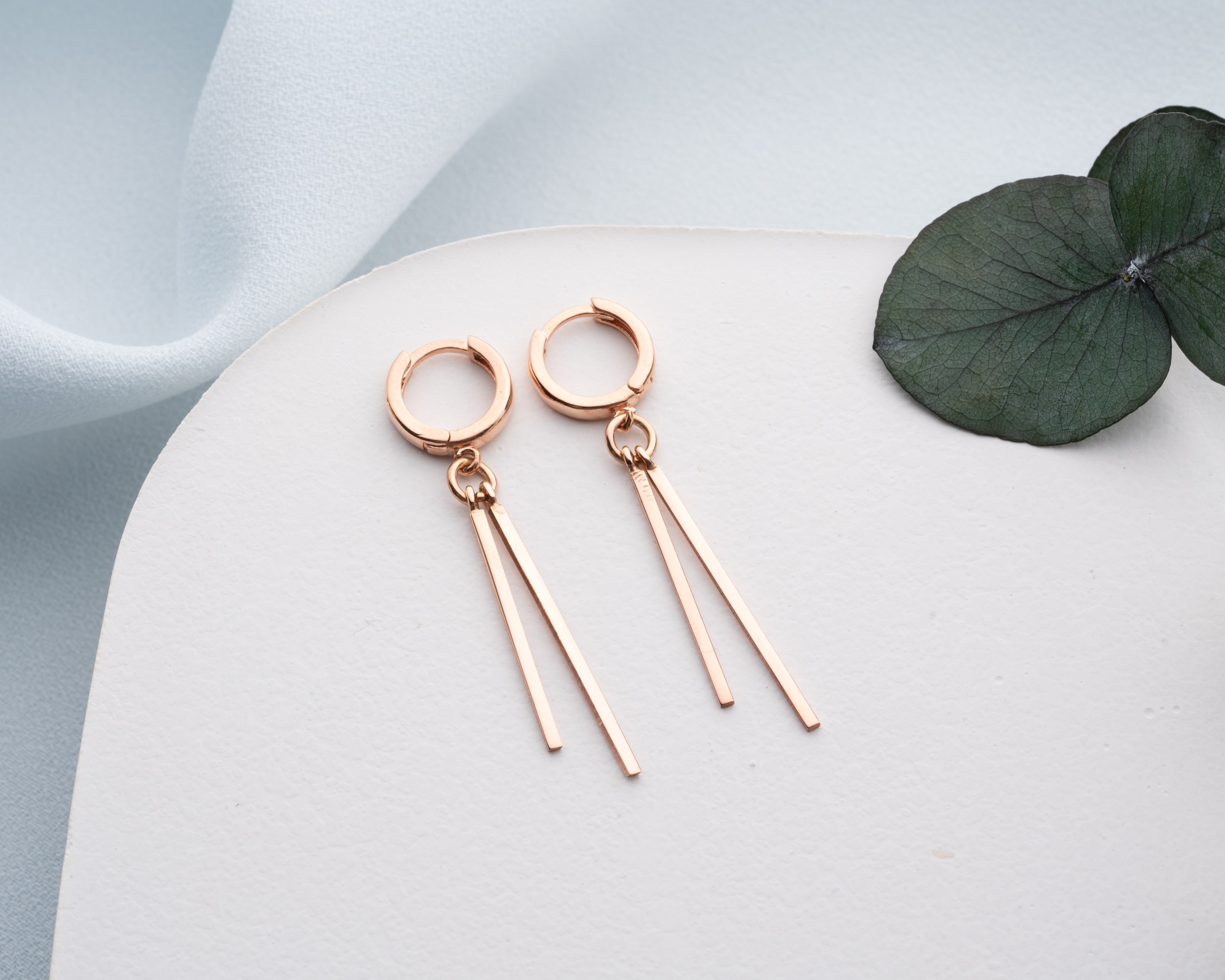 Halkalı Çift Sallantılı Küpe – Işıltılı 925 Ayar Gümüş Zarafeti - Modern Kadın Küpe Modelleri