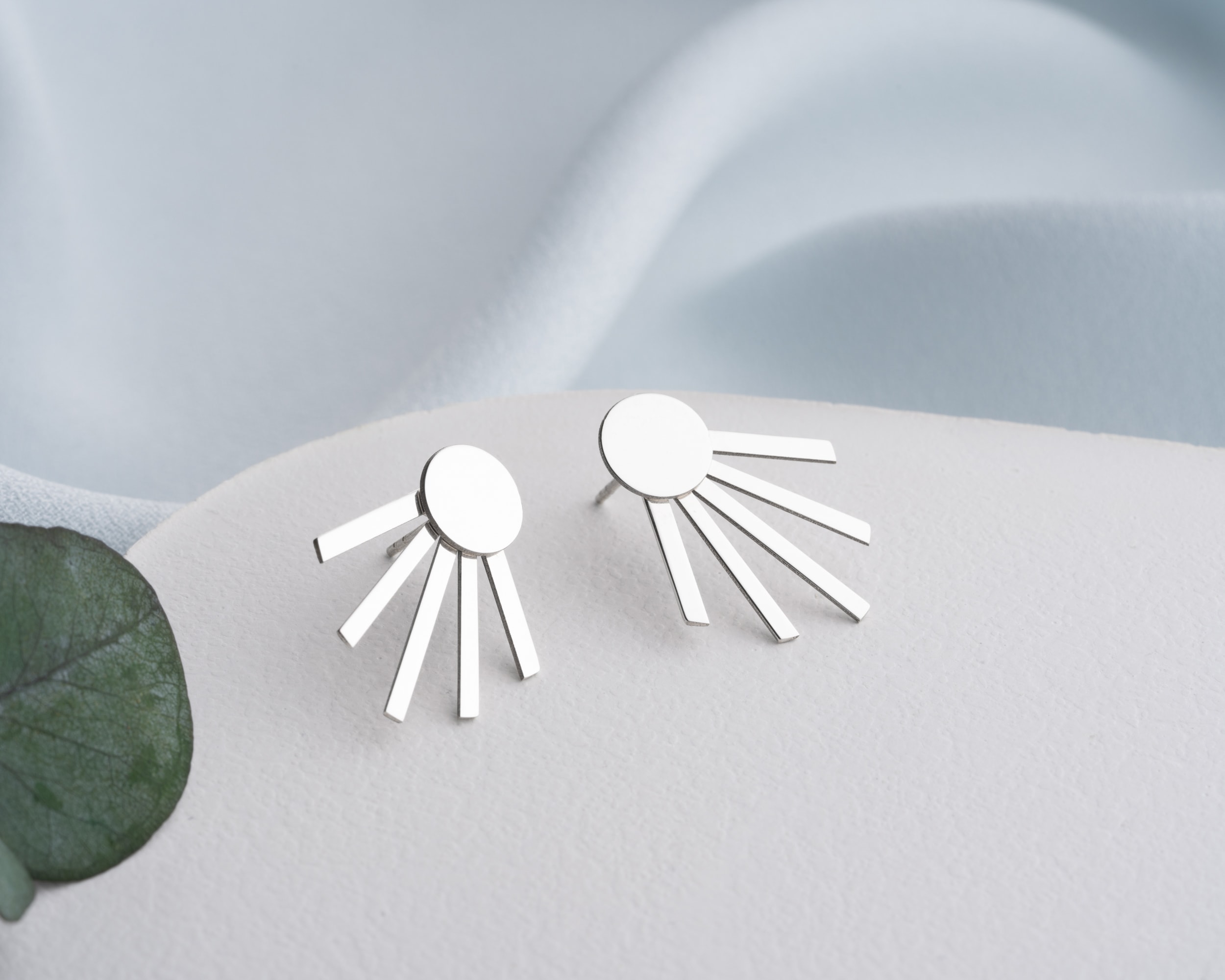 Güneş Işını Küpe – Işıltısını Tarzınızla Yansıtın - Güneş Enerjisi ile Modern Stil