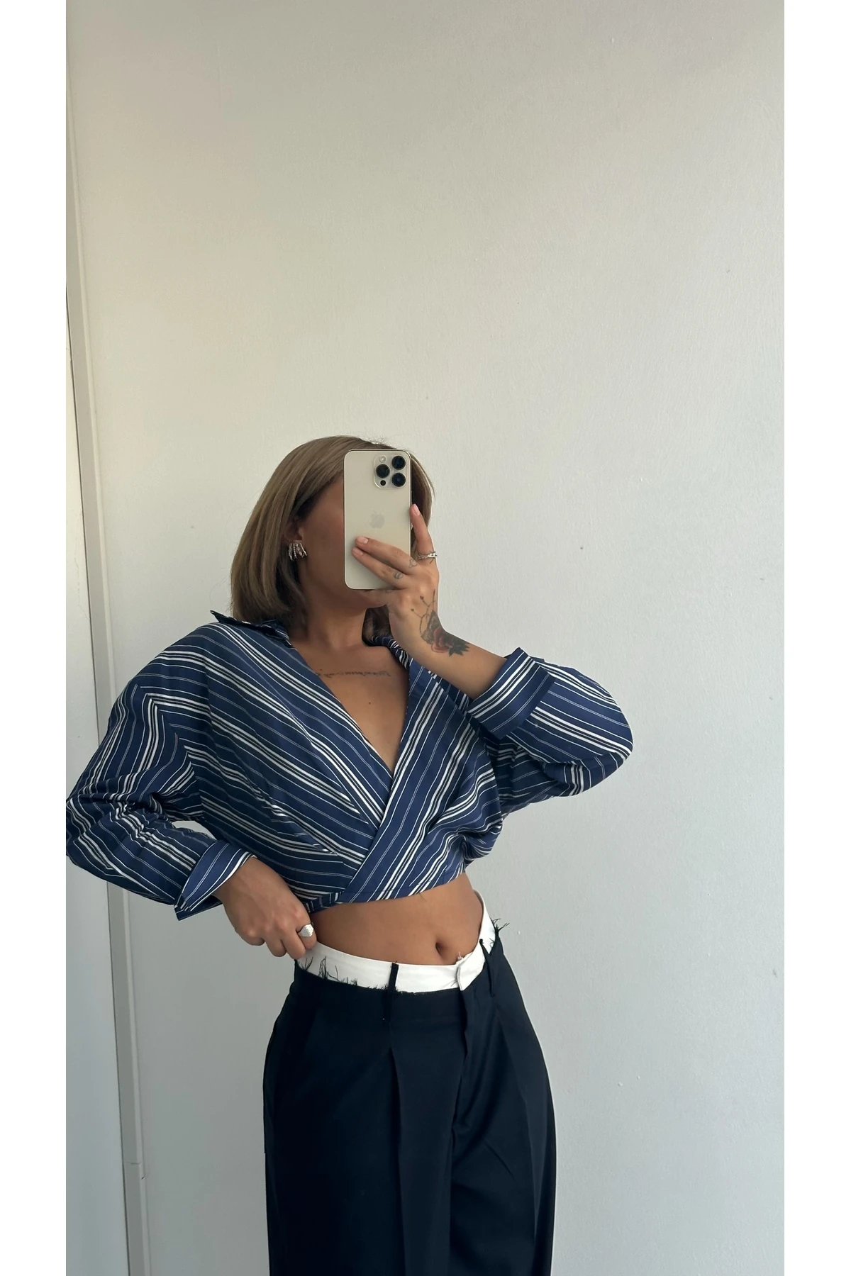 Kadın Lacivert Çizgili Kruvaze Crop Gömlek