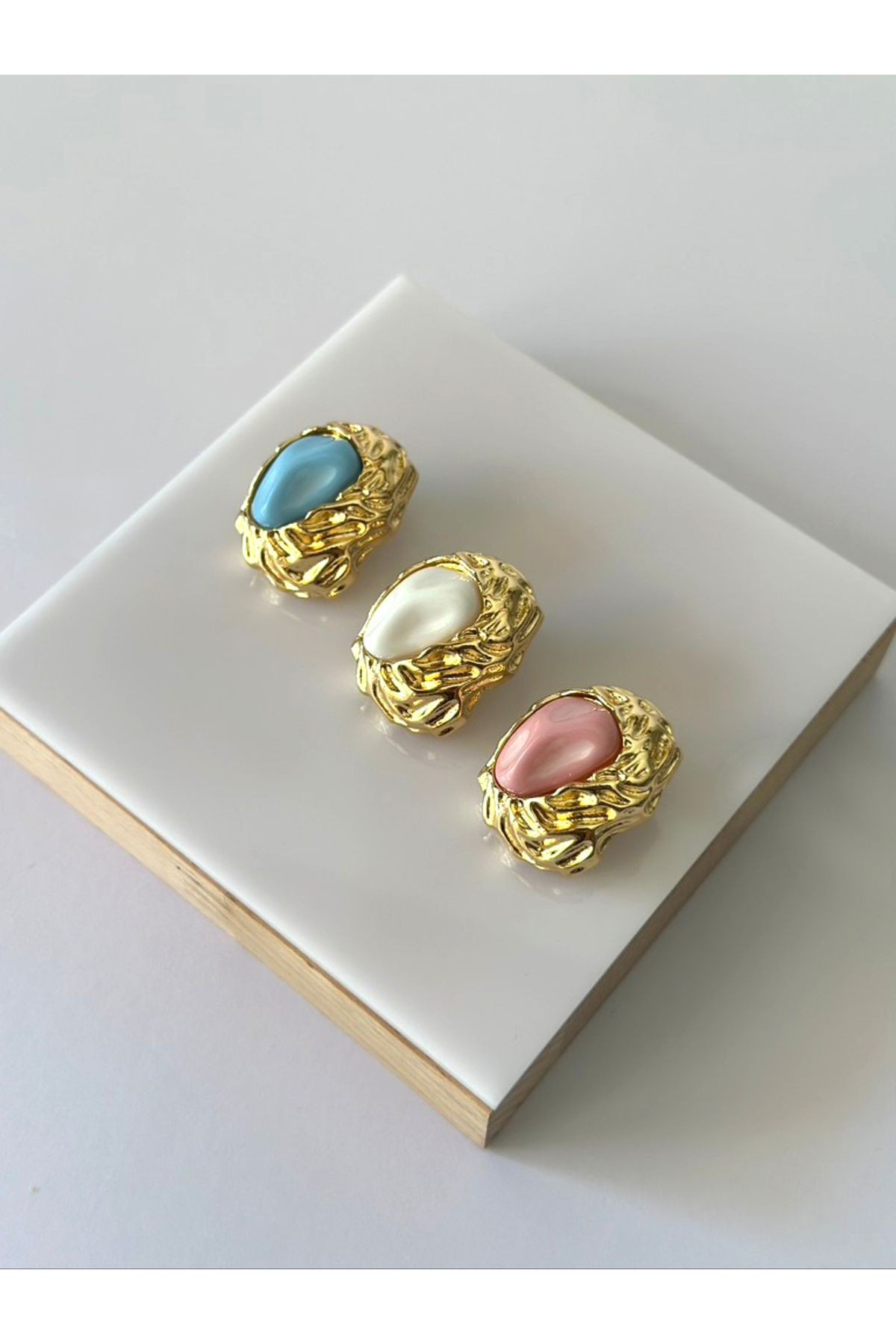 Renkli Taşlı Metal Gold Küpe