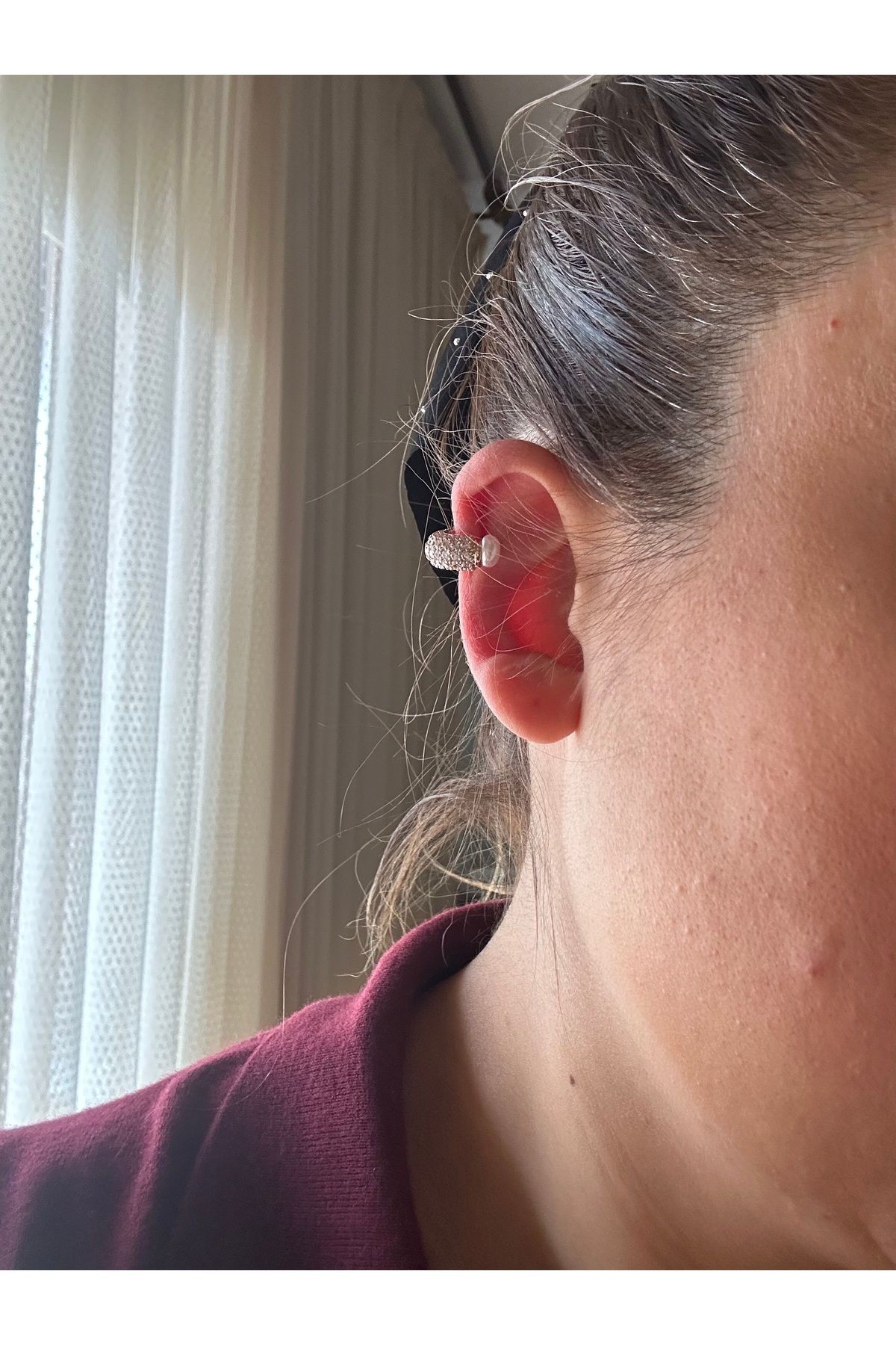 Özel Seri Boru Plaka Üzeri Zirkon Taş Detaylı Ucu İncili Gold Earcuff